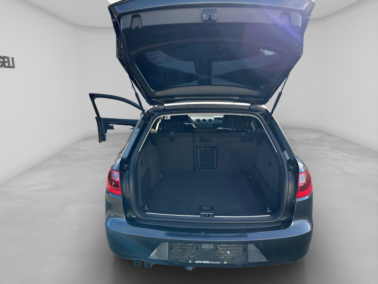 SEAT Exeo ST 2.0 TDI 143 Reference MTr-image-18