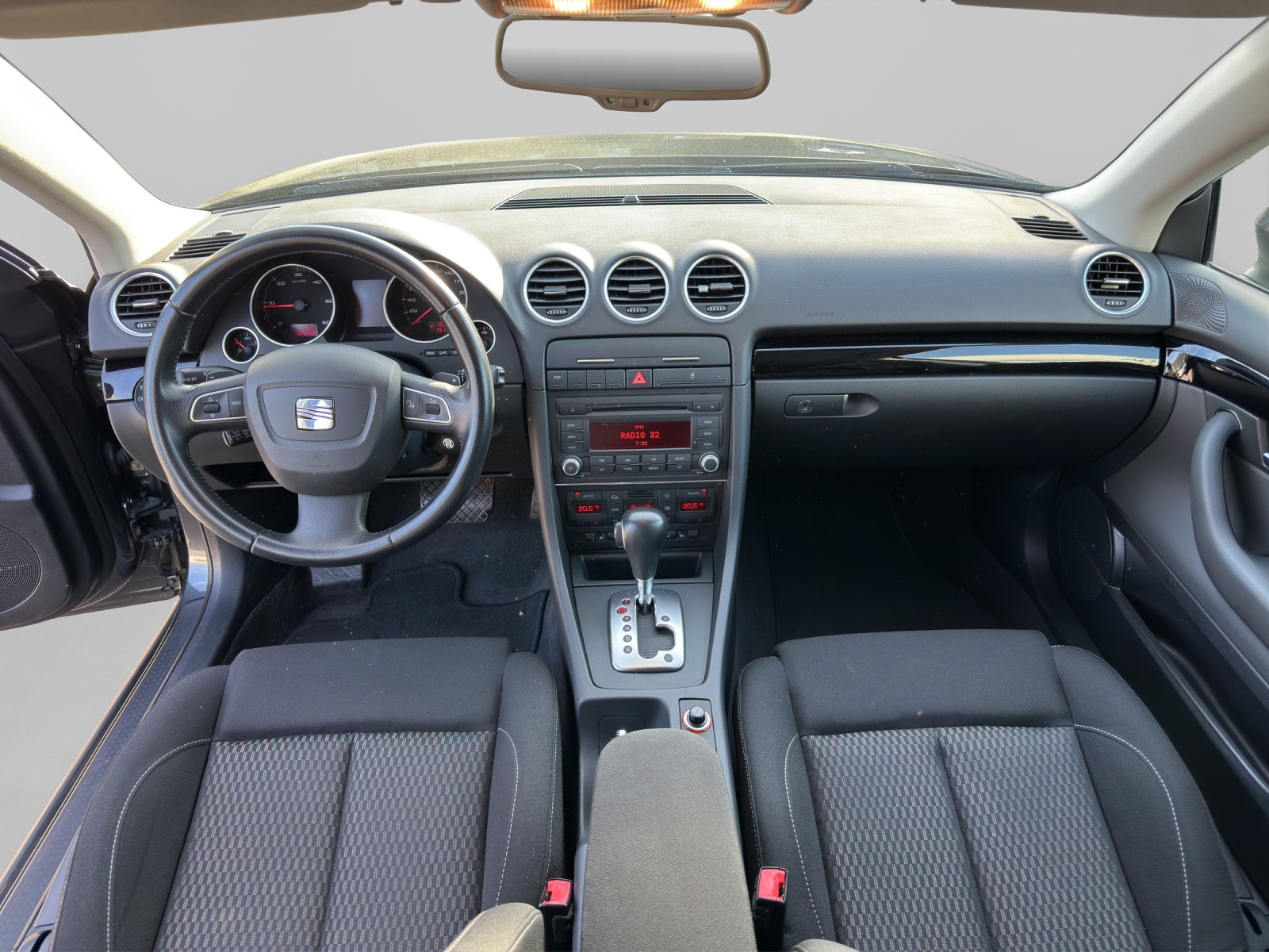SEAT Exeo ST 2.0 TDI 143 Reference MTr-image-13