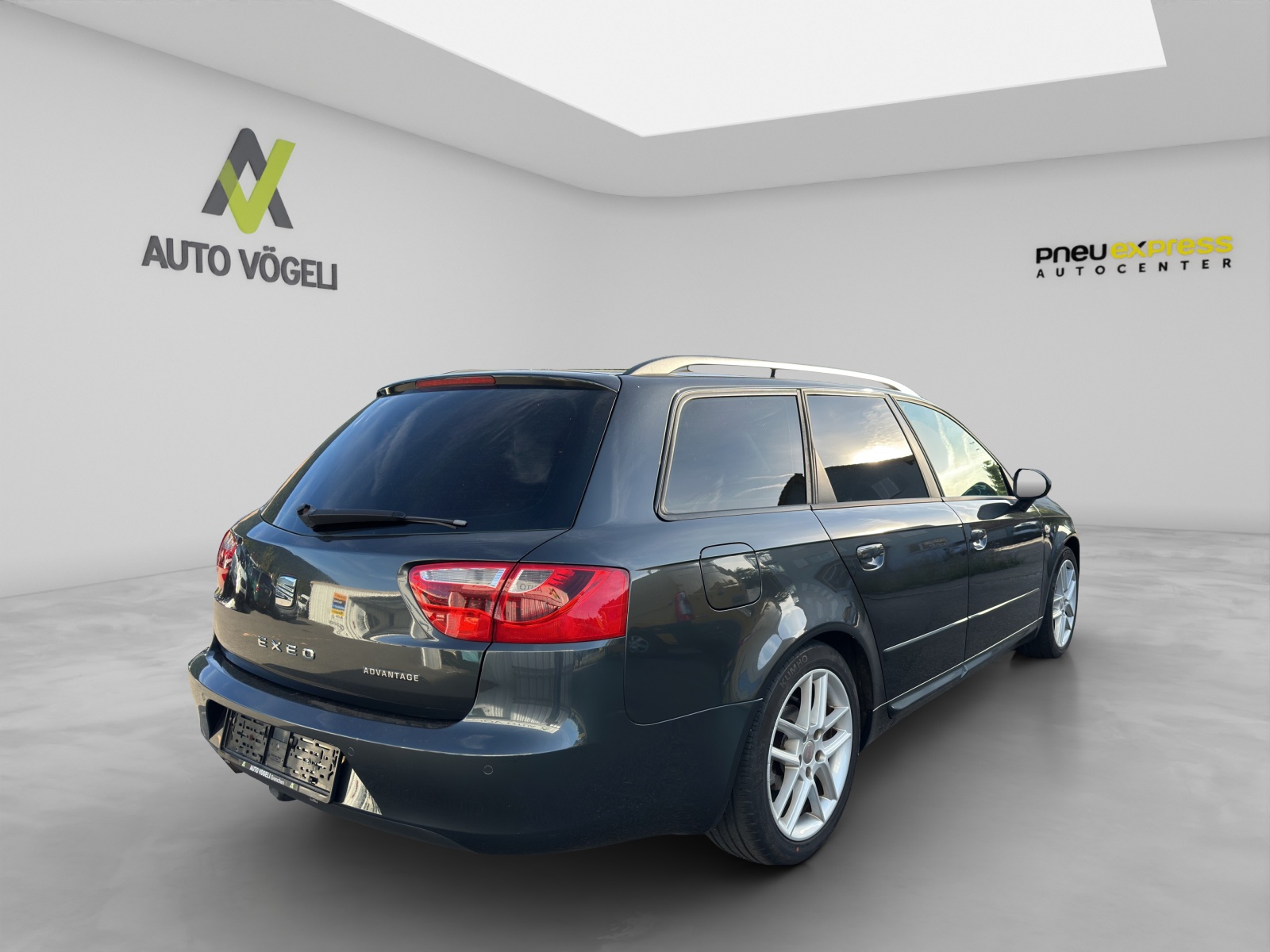 SEAT Exeo ST 2.0 TDI 143 Reference MTr-image-5