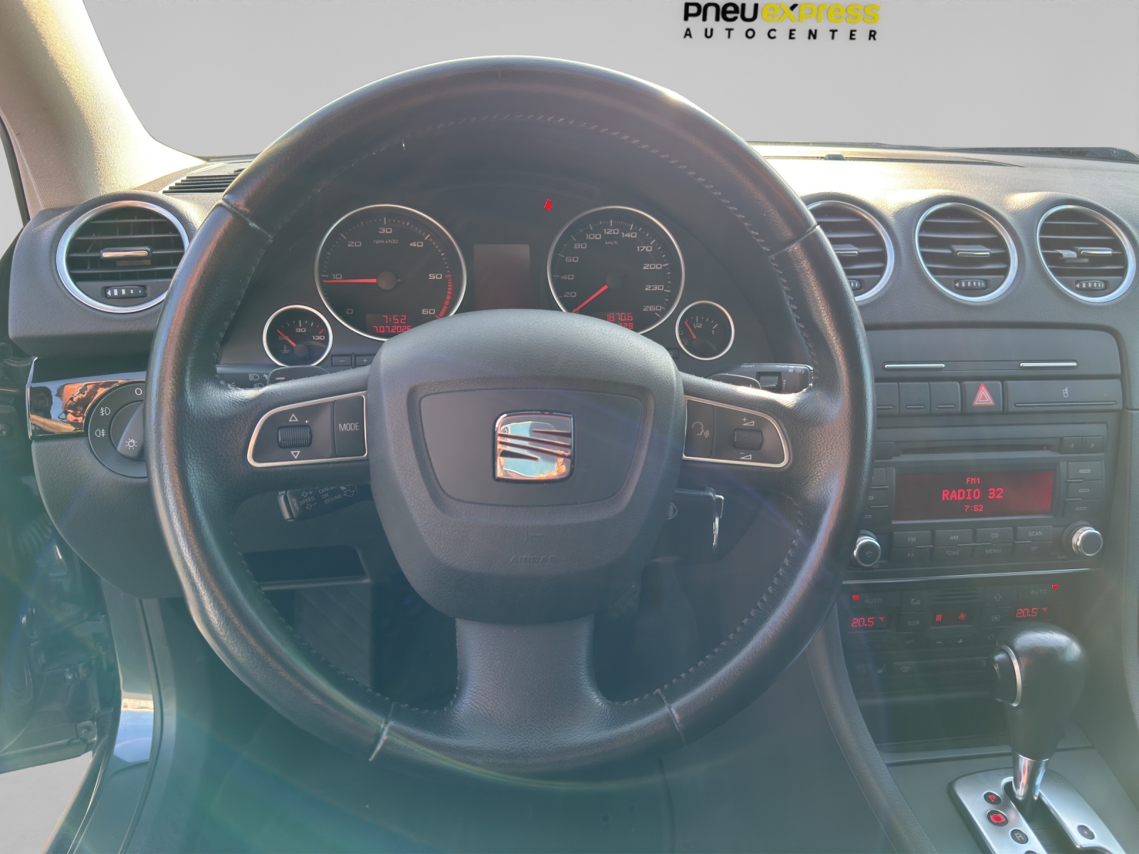 SEAT Exeo ST 2.0 TDI 143 Reference MTr-image-9