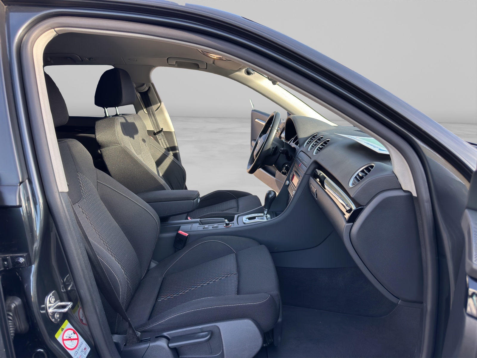 SEAT Exeo ST 2.0 TDI 143 Reference MTr-image-16