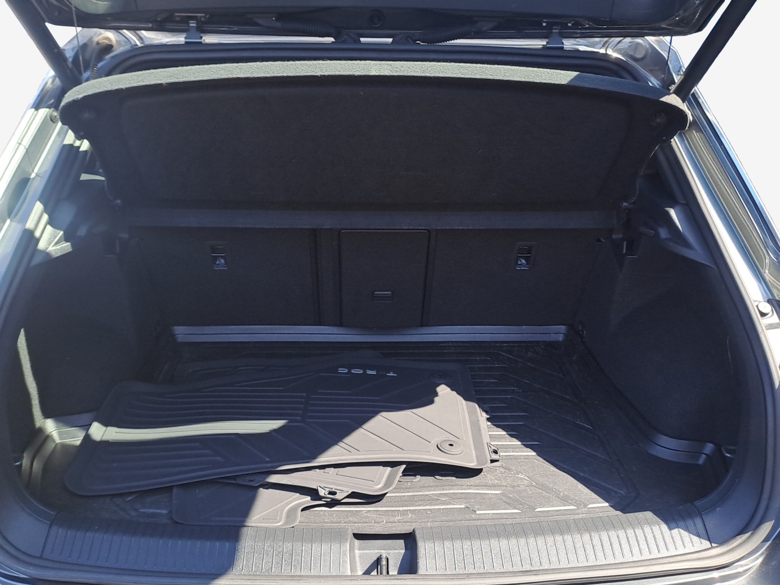 VW T-Roc 2.0 TSI R-Line DSG 4Motion-image-12