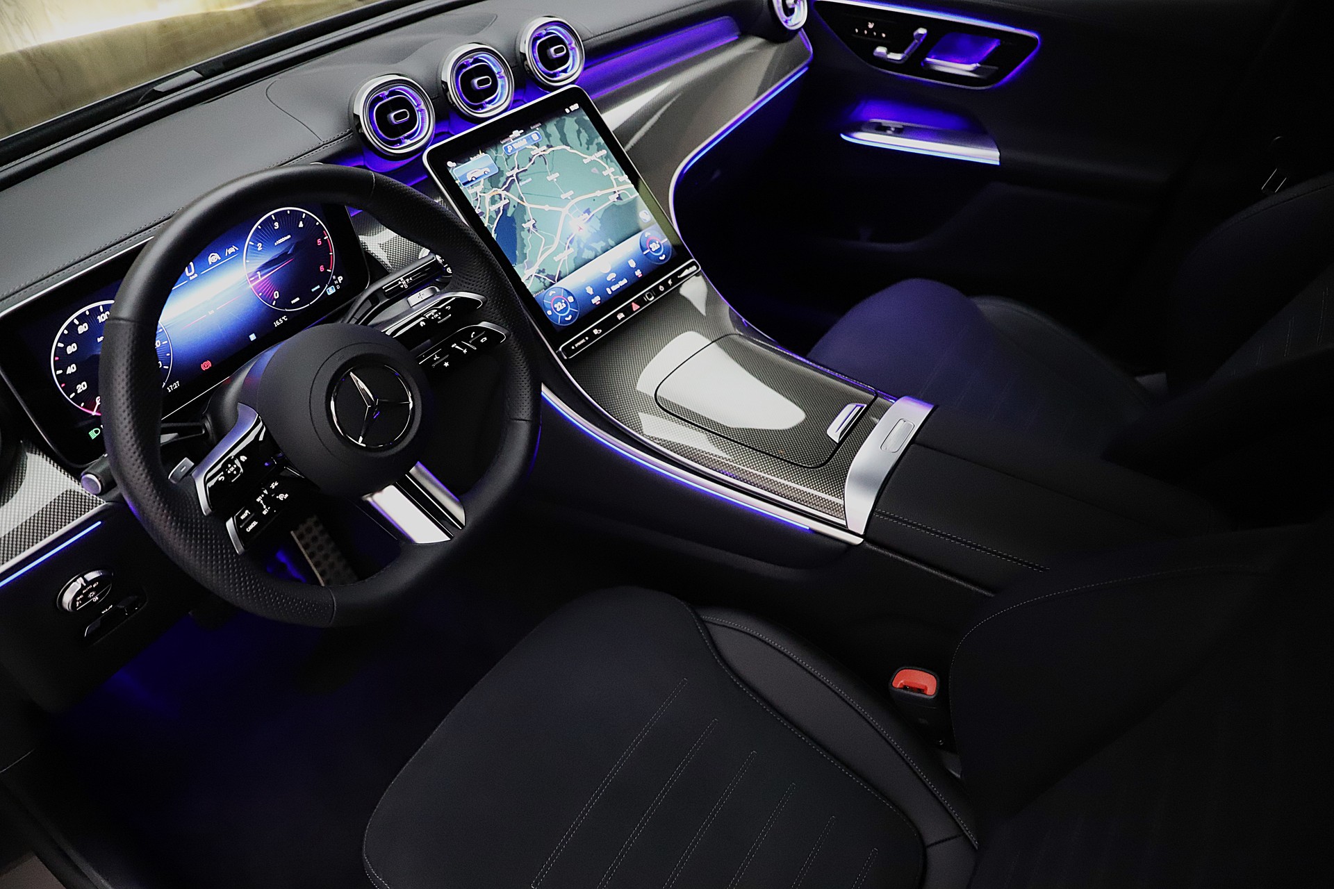 MERCEDES-BENZ GLC 300 d 4Matic 9G-Tronic AMG Line Premium Plus und Night Paket-image-4