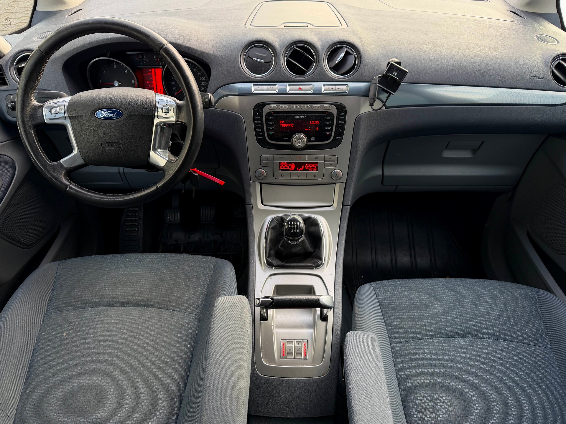 FORD Galaxy 2.0 TDCi Titanium-image-11