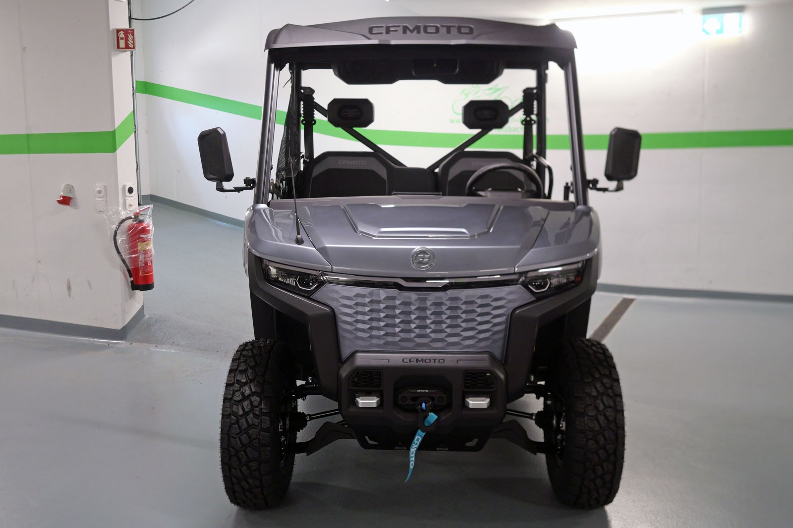 CF MOTO UFORCE U6 EV-showroom-element-1