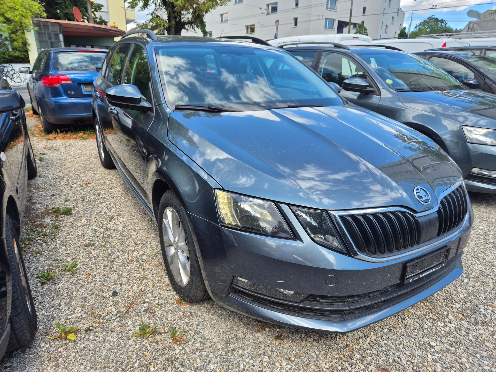 SKODA Octavia Combi 1.6 TDI Ambition DSG-image-2