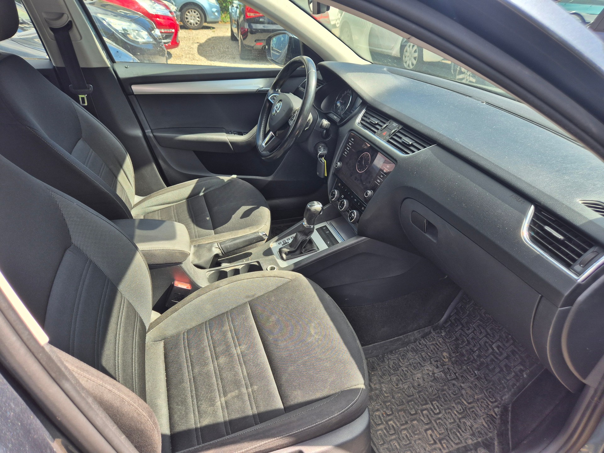 SKODA Octavia Combi 1.6 TDI Ambition DSG-image-7