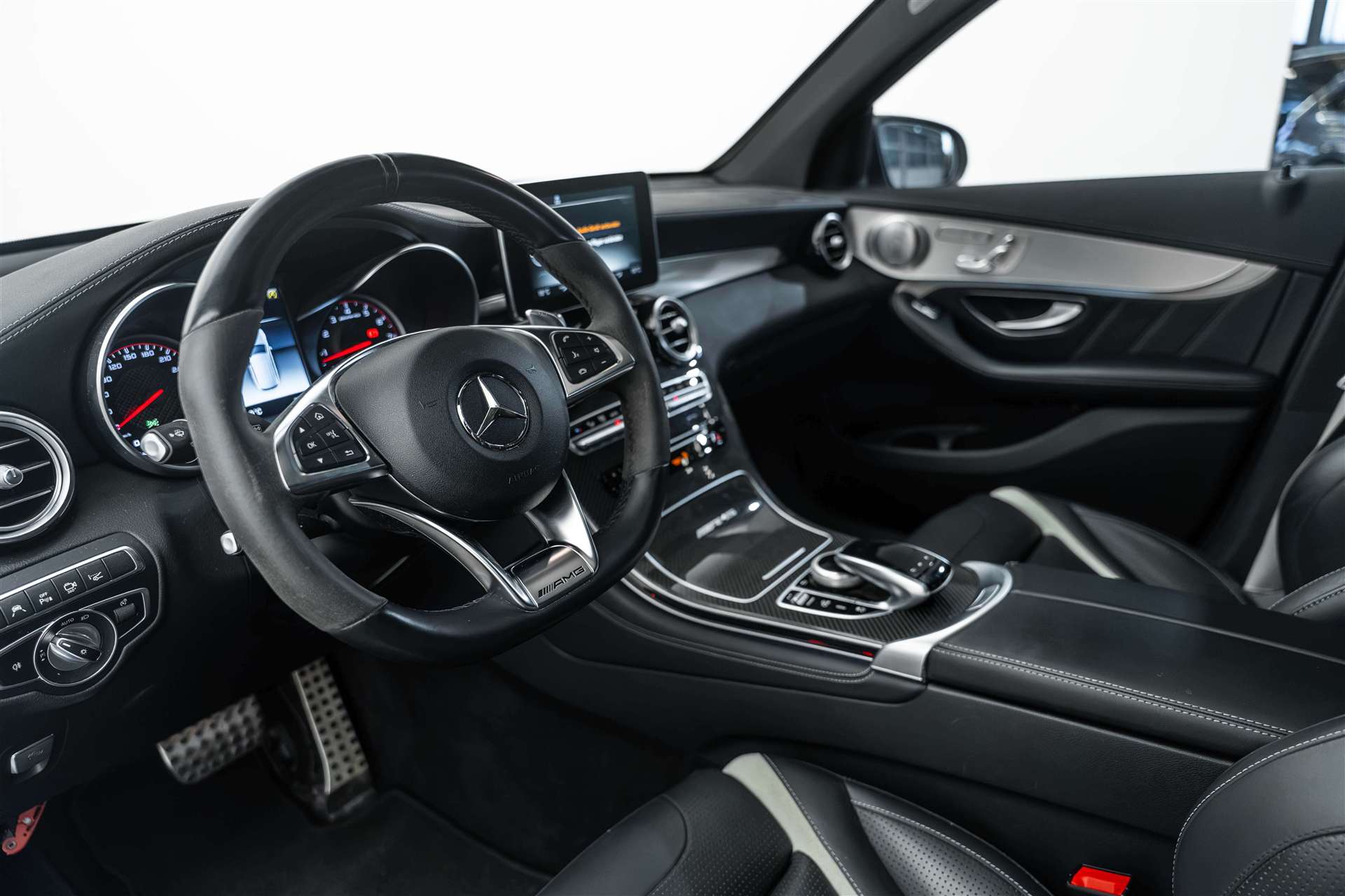MERCEDES-BENZ MERCEDES-BENZ GLC 63 S AMG 4Matic+ 9G-Tronic-image-7