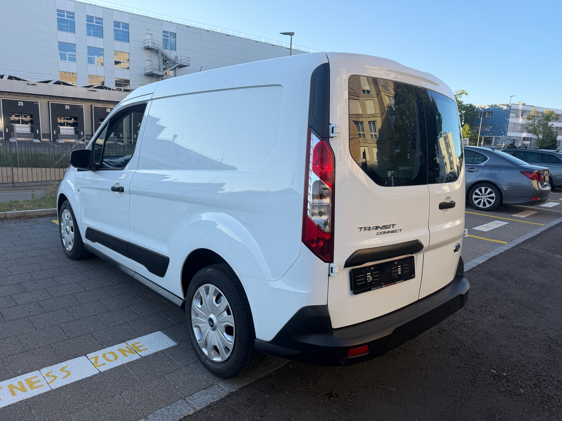 FORD Transit Connect Van T220 1.5 Eco Blue Trend-image-5