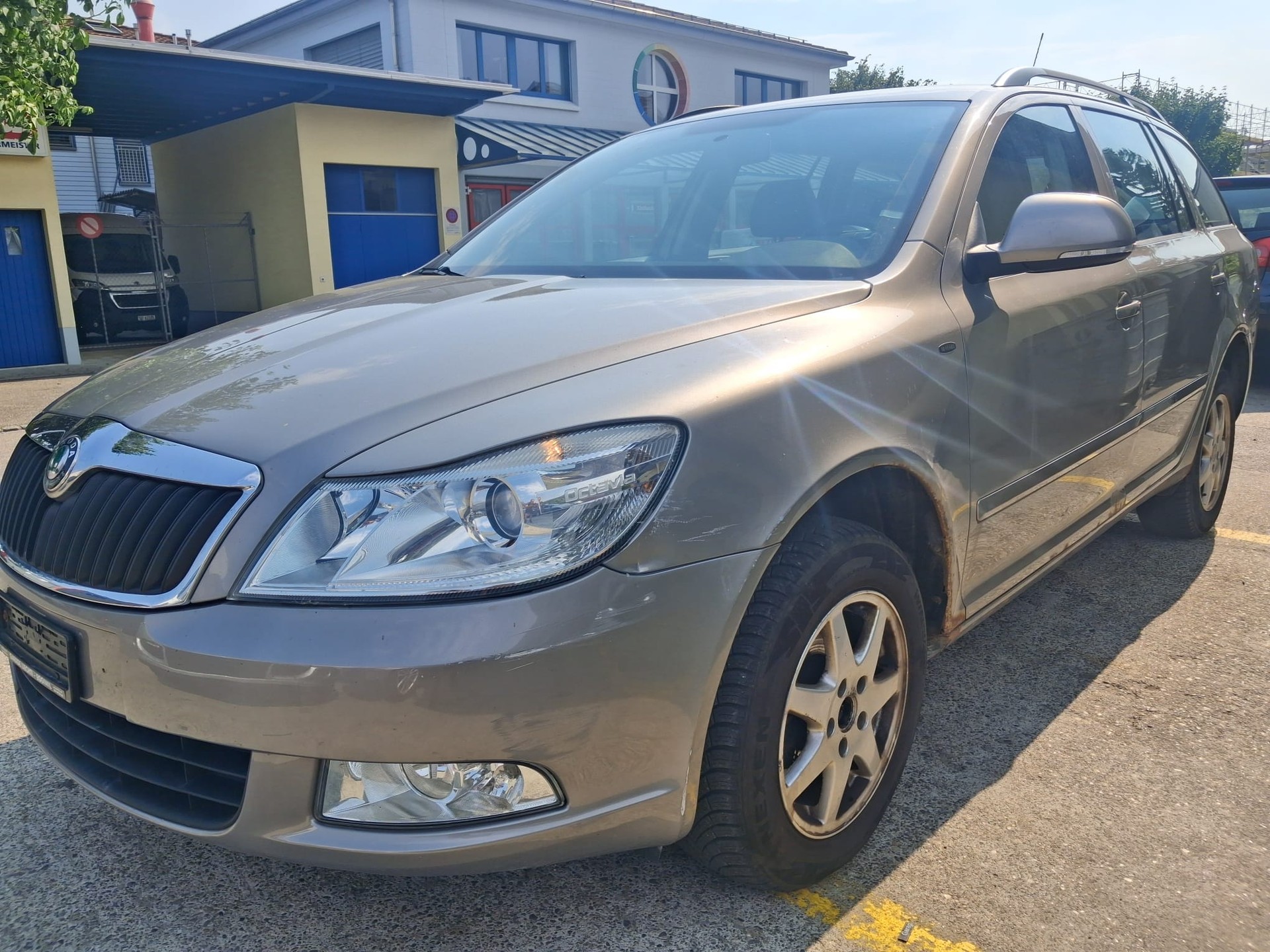 SKODA Octavia Combi 1.8 TSI Laurin & Klement 4x4-image-0