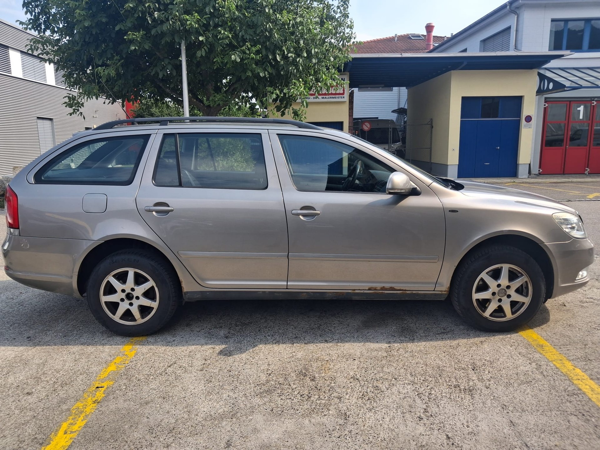 SKODA Octavia Combi 1.8 TSI Laurin & Klement 4x4-image-3