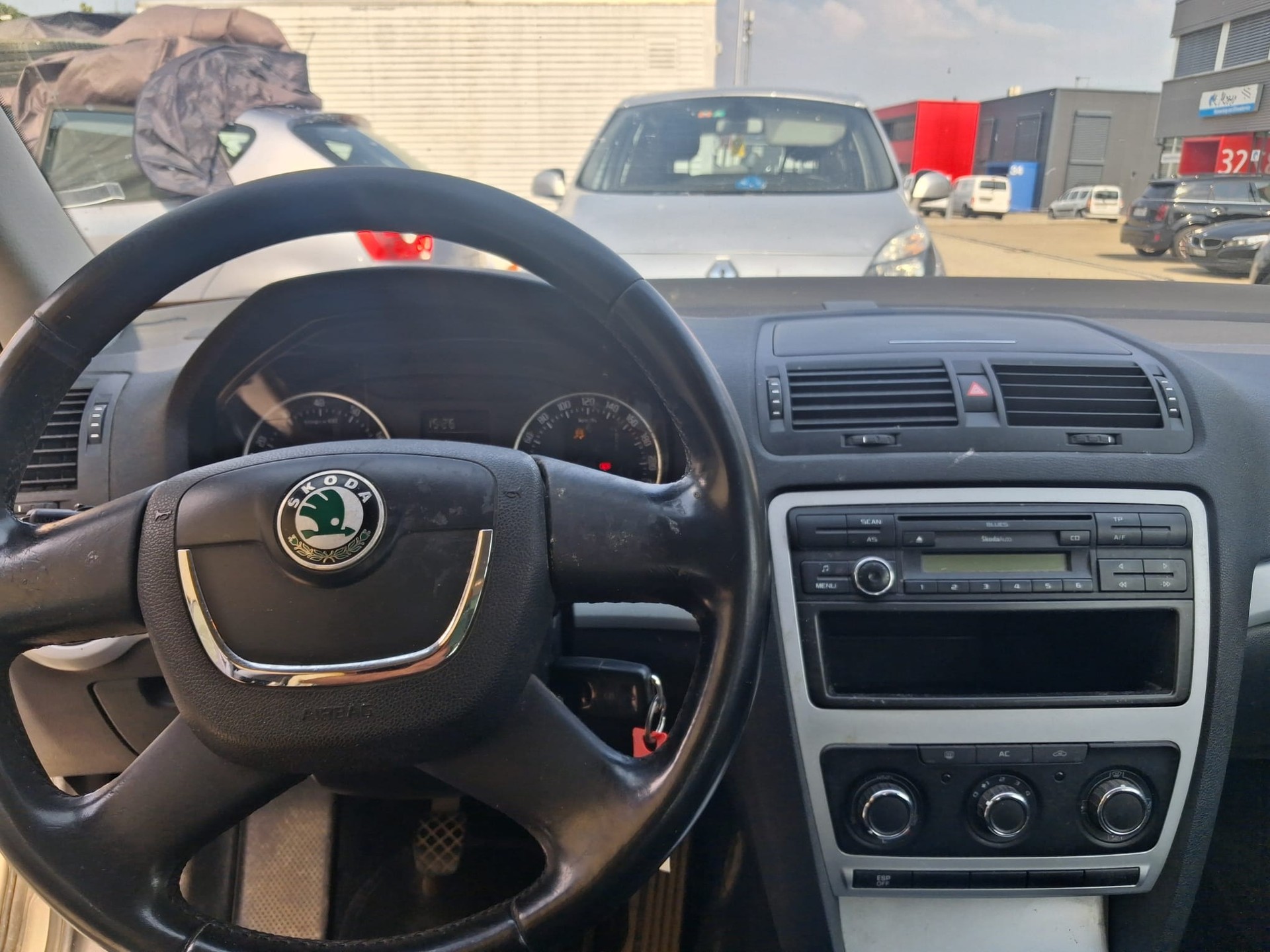 SKODA Octavia Combi 1.8 TSI Laurin & Klement 4x4-image-8