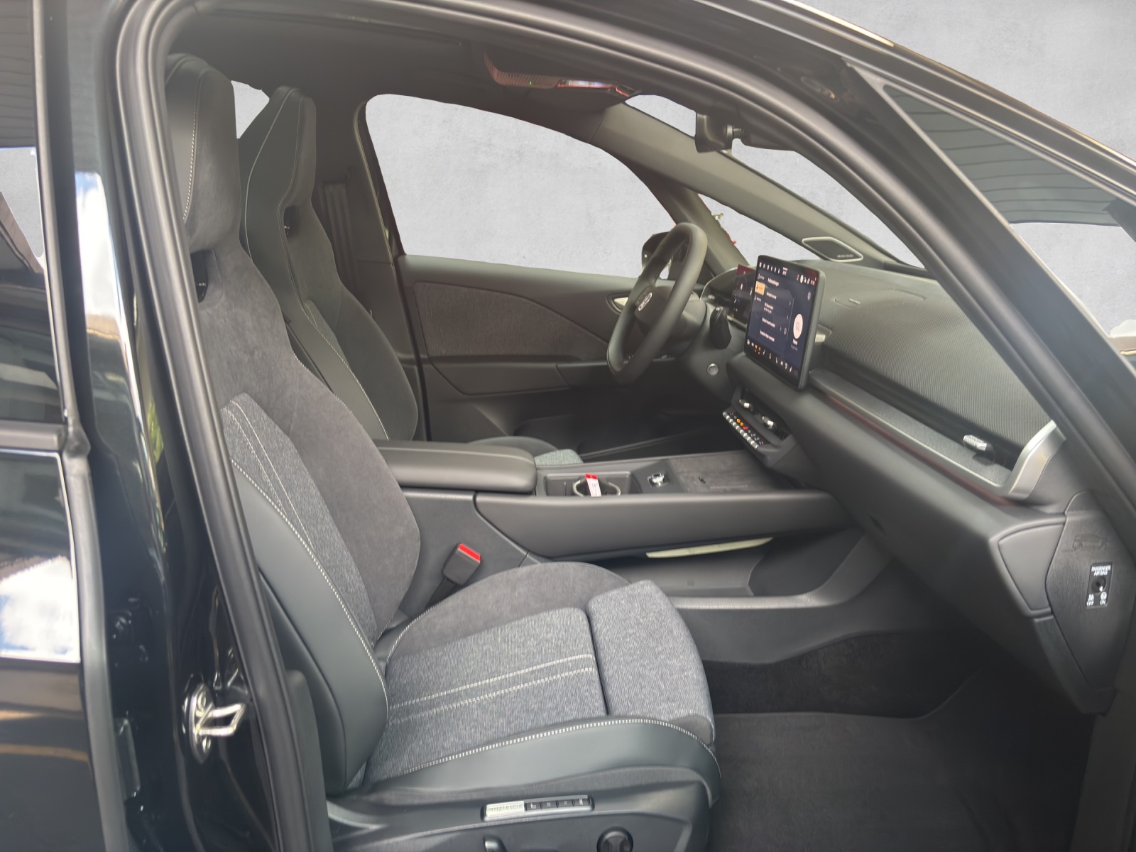 VW ID.3 Neo 79 kWh 231 PS Style-image-12