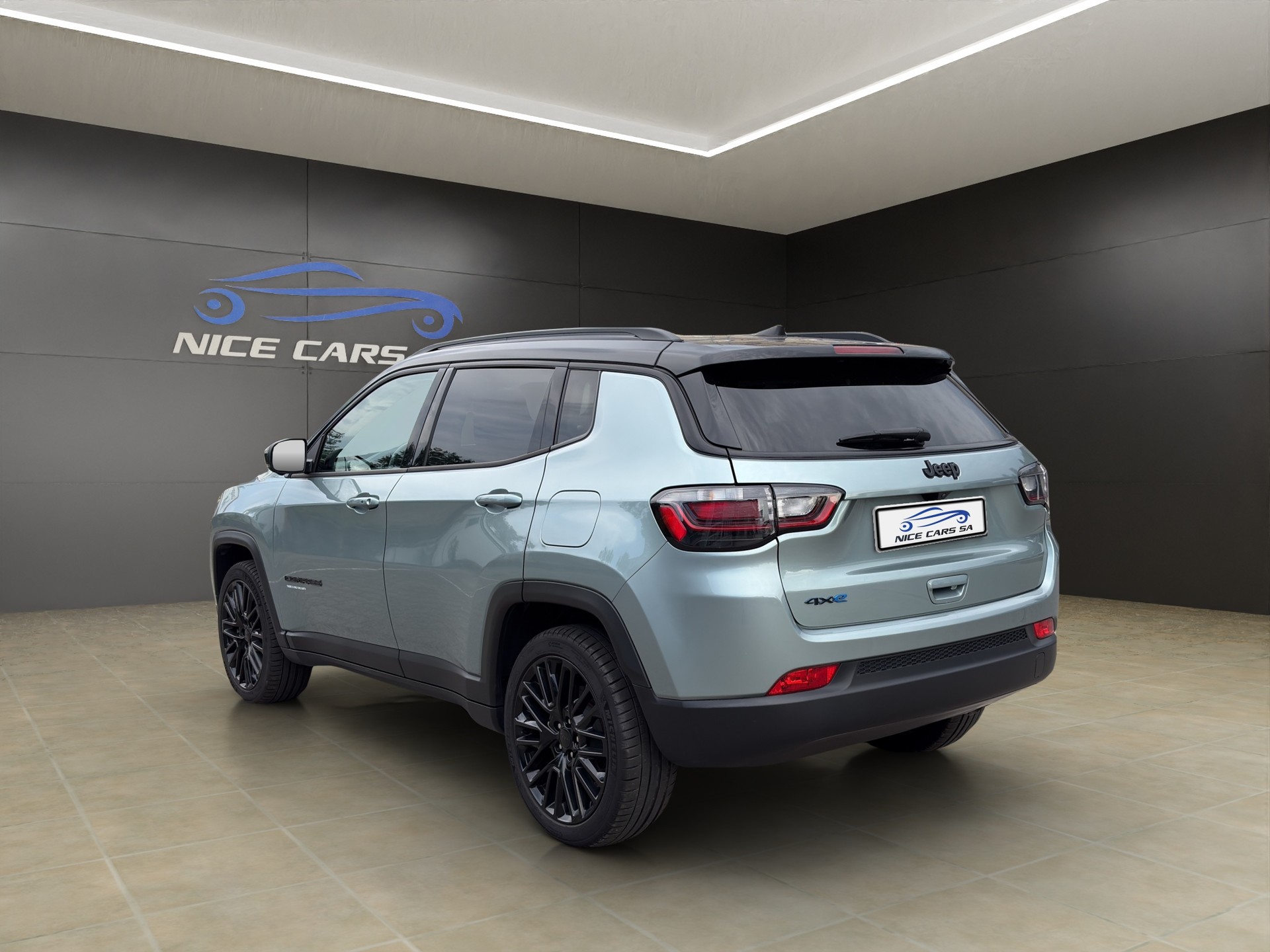 JEEP Compass 1.3 T PHEV Upland Plus Sky AWD-image-8