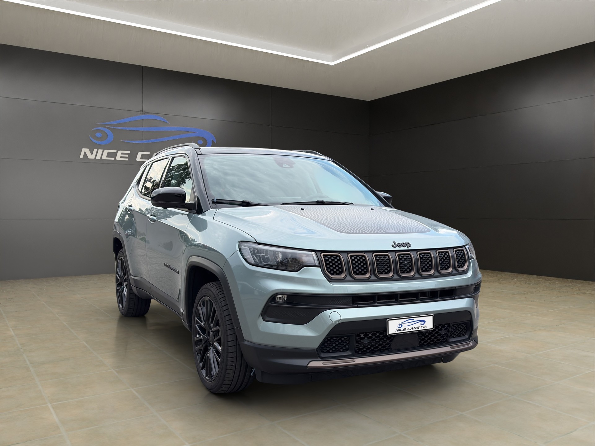 JEEP Compass 1.3 T PHEV Upland Plus Sky AWD-image-1