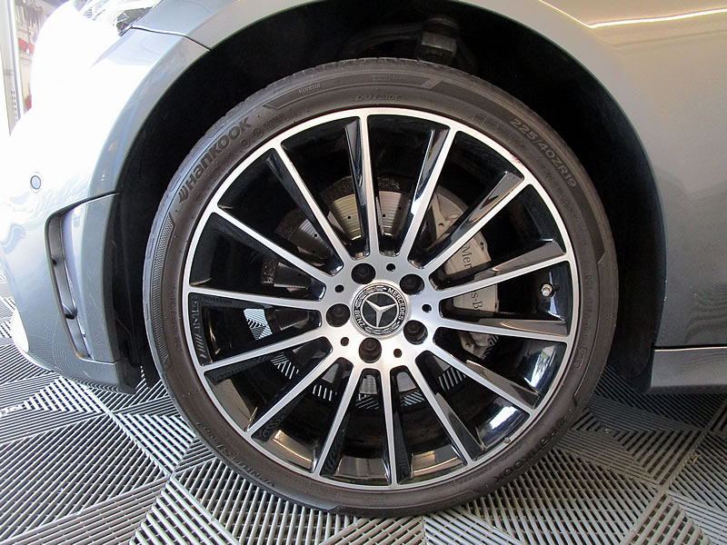 MERCEDES-BENZ C 220 d AMG Line 4Matic 9G-Tronic-image-24