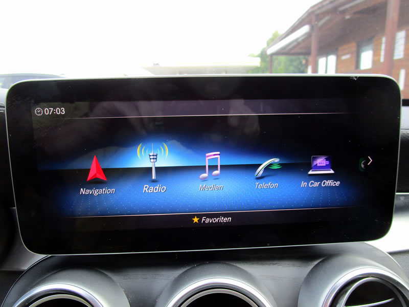 MERCEDES-BENZ C 220 d AMG Line 4Matic 9G-Tronic-image-22