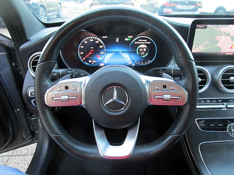 MERCEDES-BENZ C 220 d AMG Line 4Matic 9G-Tronic-image-6