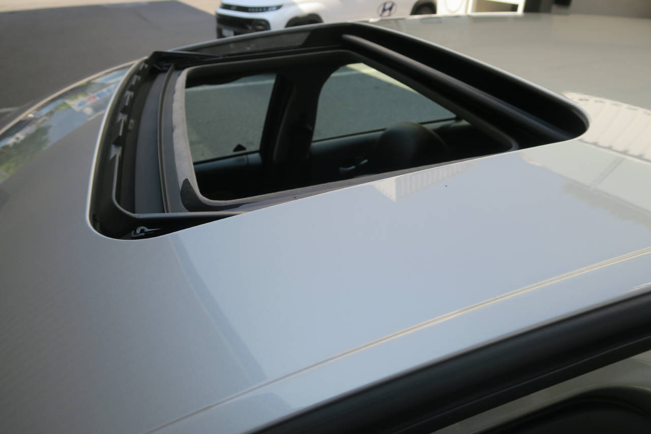 JAGUAR S-TYPE 4.0 V8-image-9