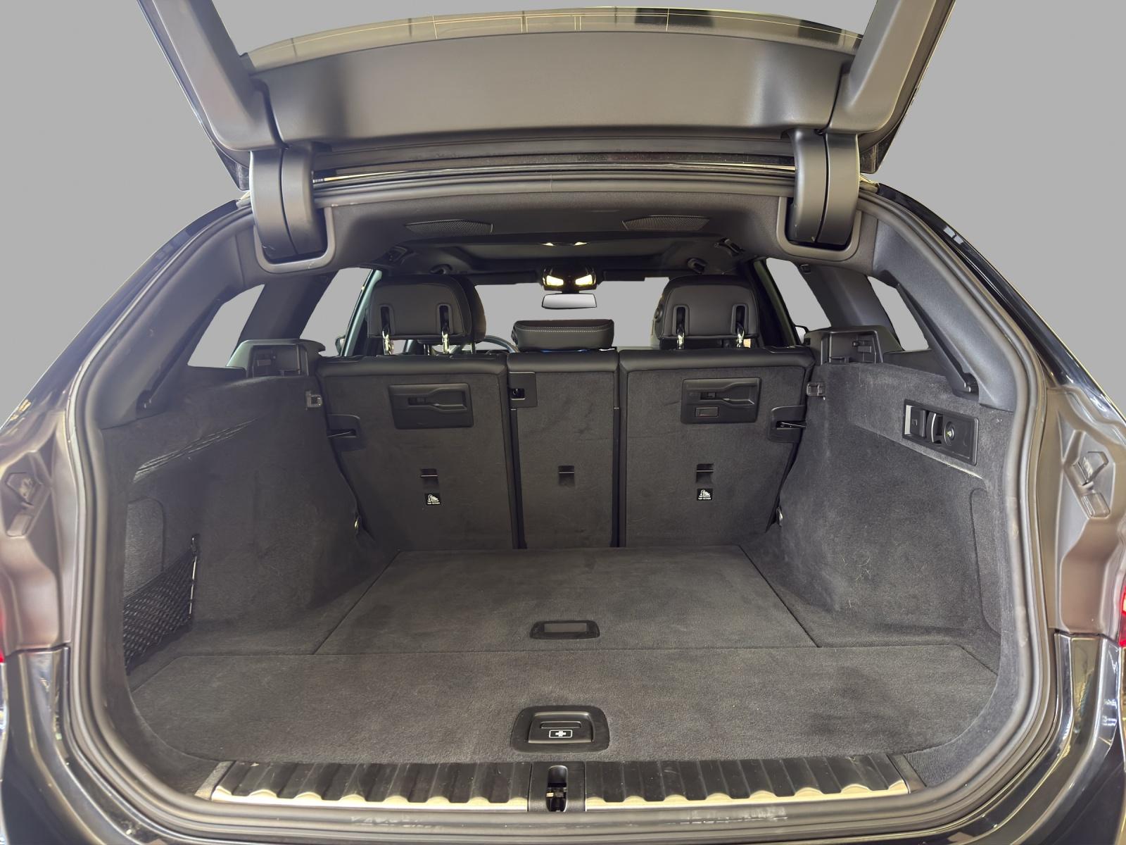 BMW 330d xDrive Touring M Sport-image-18