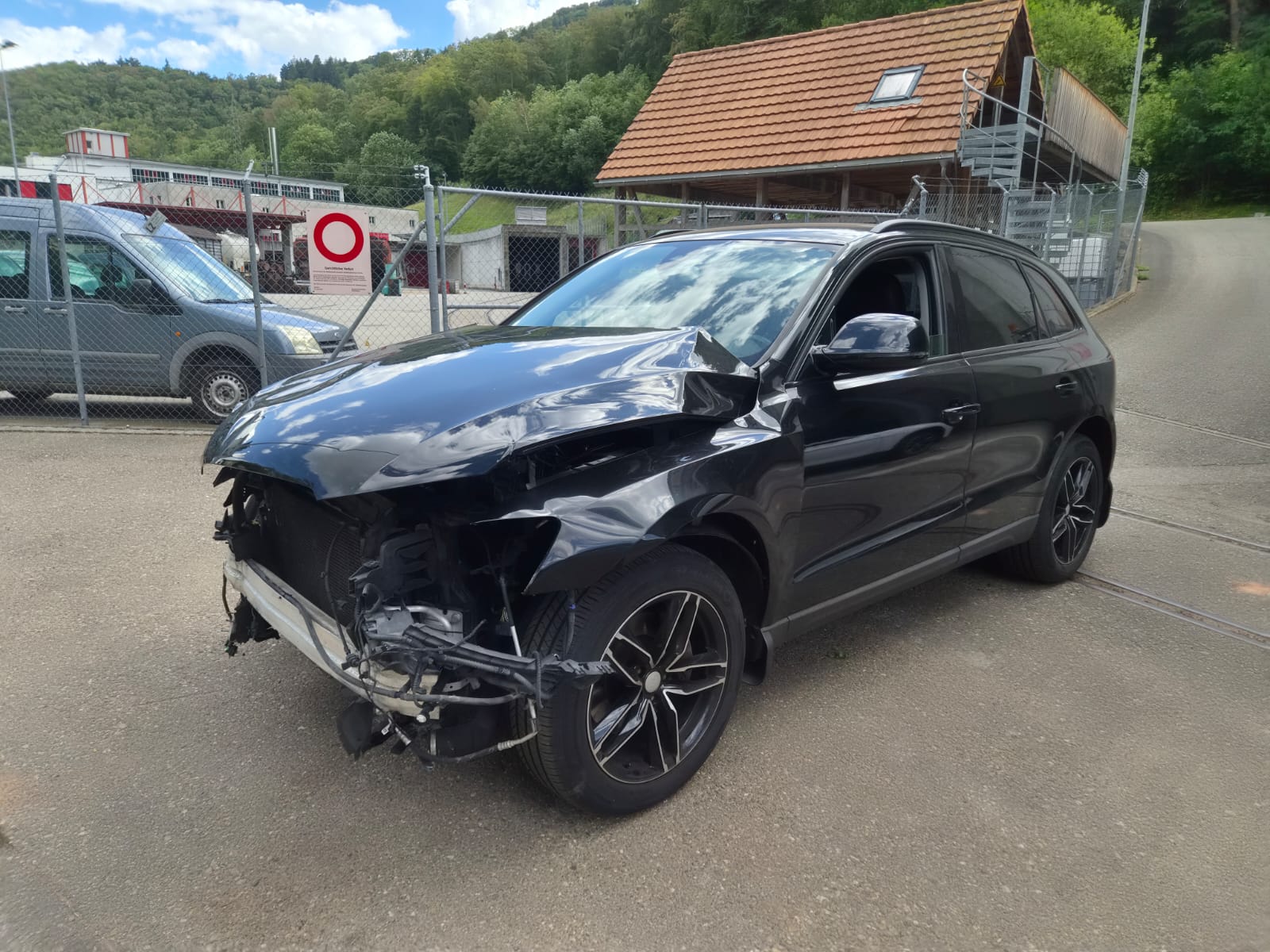 AUDI Q5 3.0 TDI quattro S-tronic-image-2