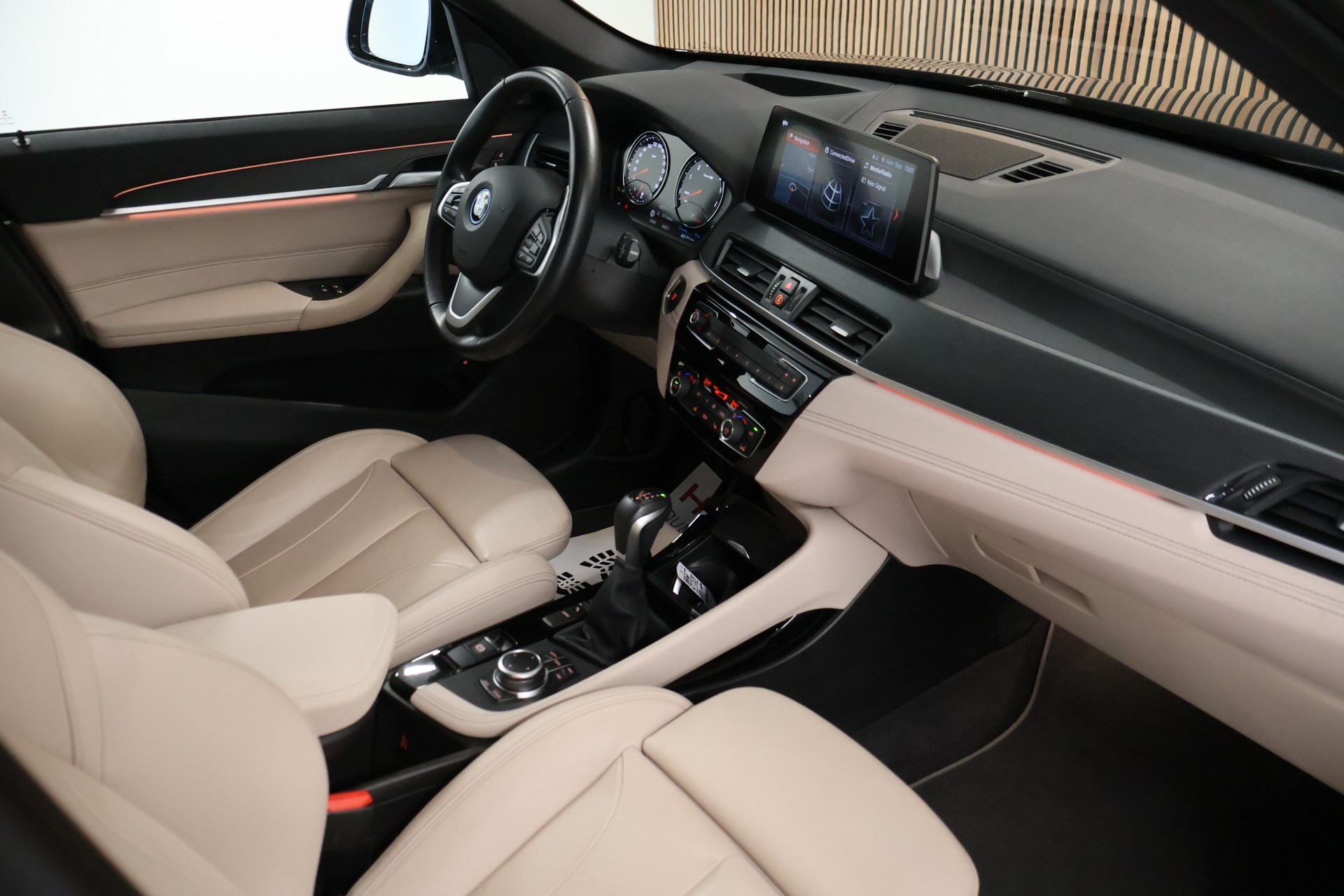 BMW X1 xDrive 25e xLine Fleet Edition Steptronic-image-16