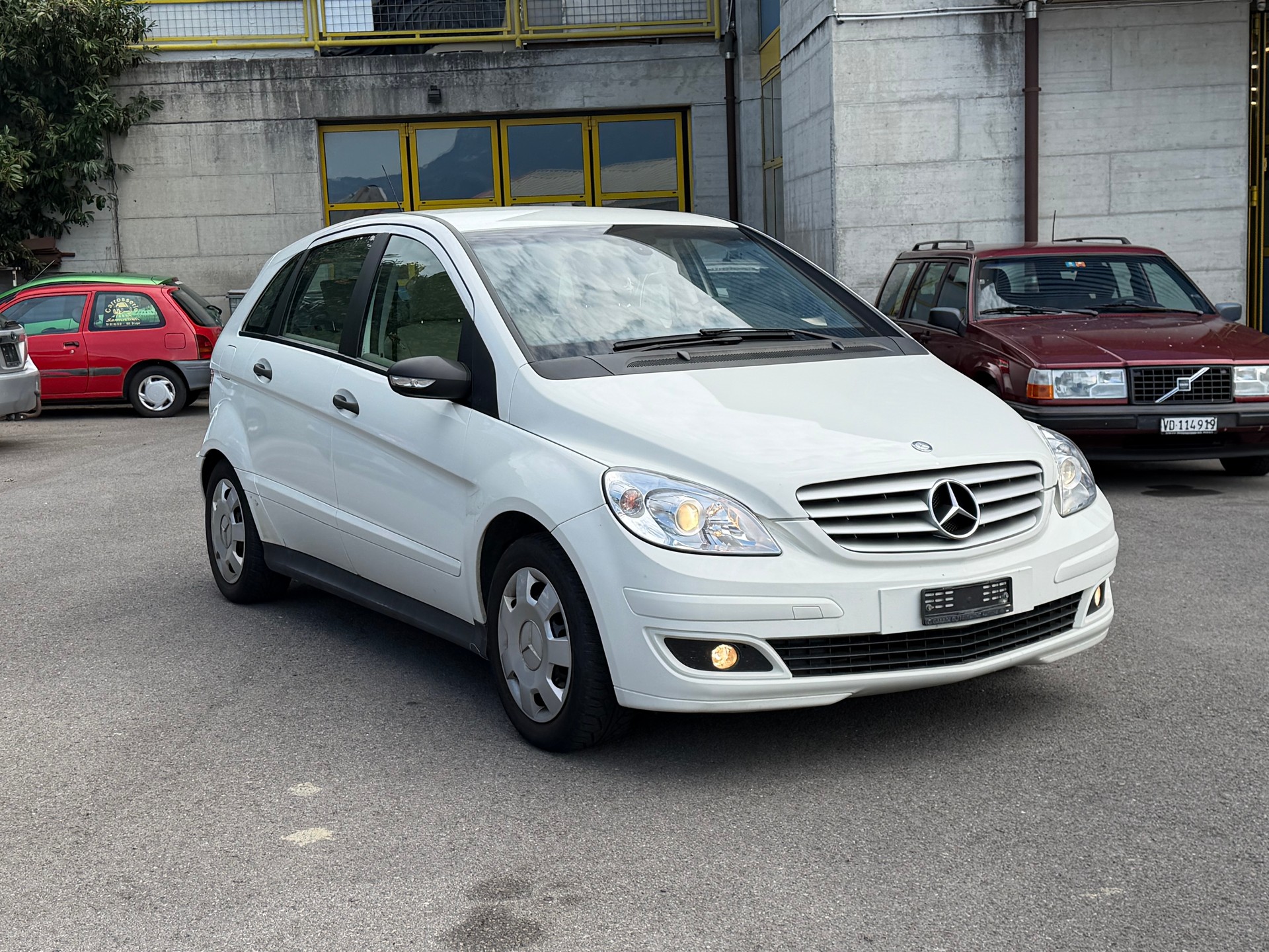 MERCEDES-BENZ B 200-image-3