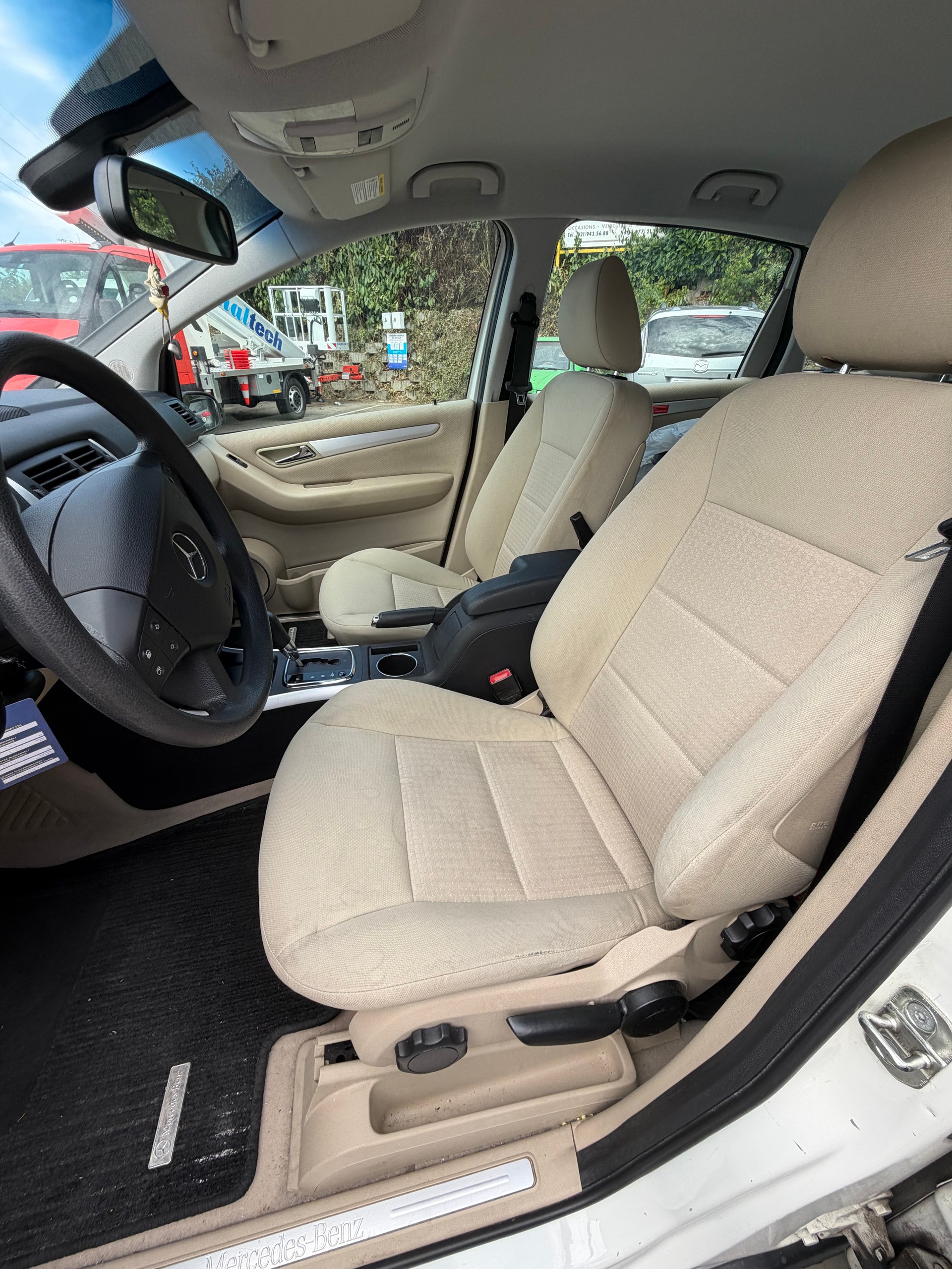 MERCEDES-BENZ B 200-image-6