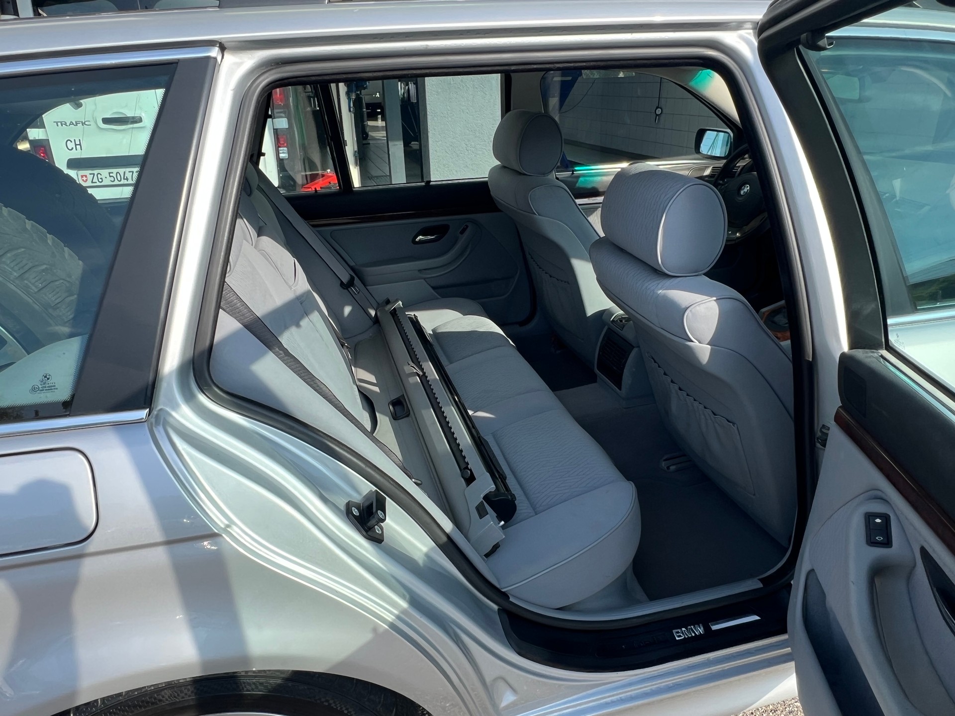 BMW 530i Touring * M-Paket * gepflegt *-image-10