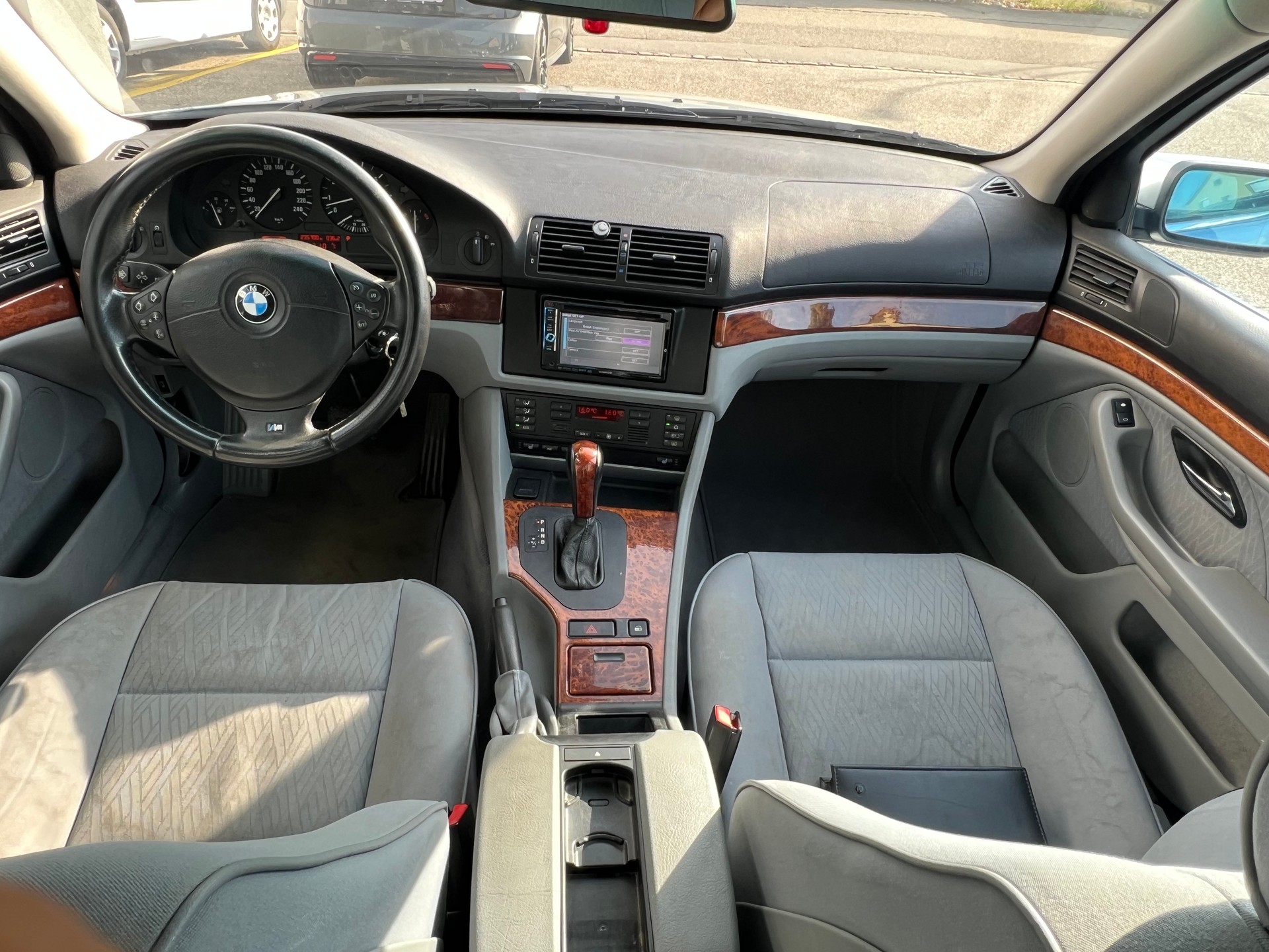 BMW 530i Touring * M-Paket * gepflegt *-image-11