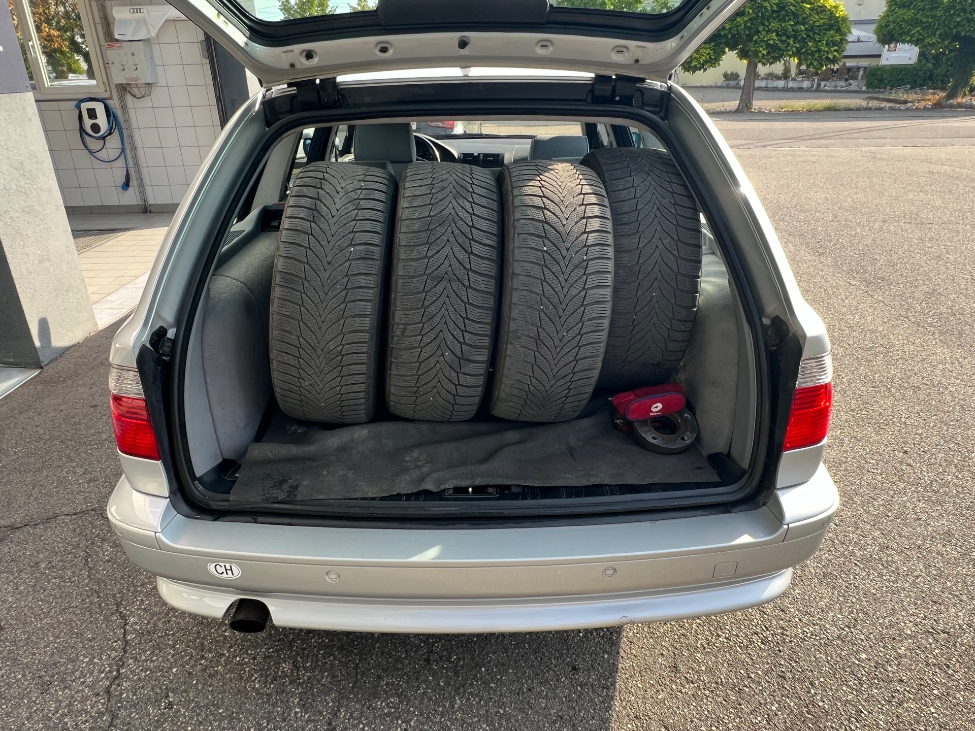 BMW 530i Touring * M-Paket * gepflegt *-image-9