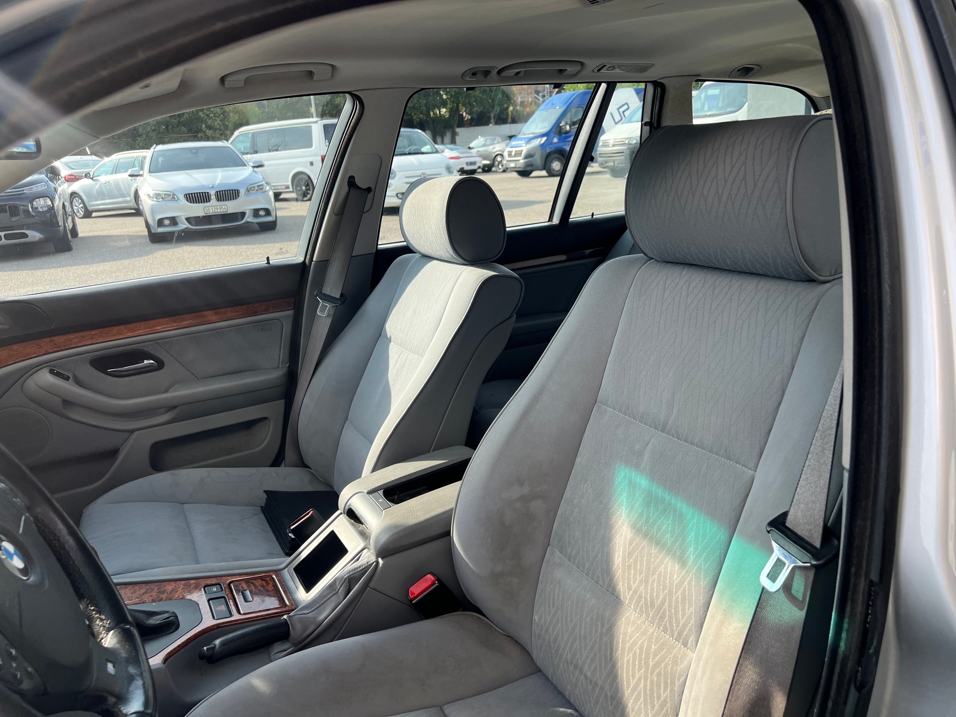 BMW 530i Touring * M-Paket * gepflegt *-image-13