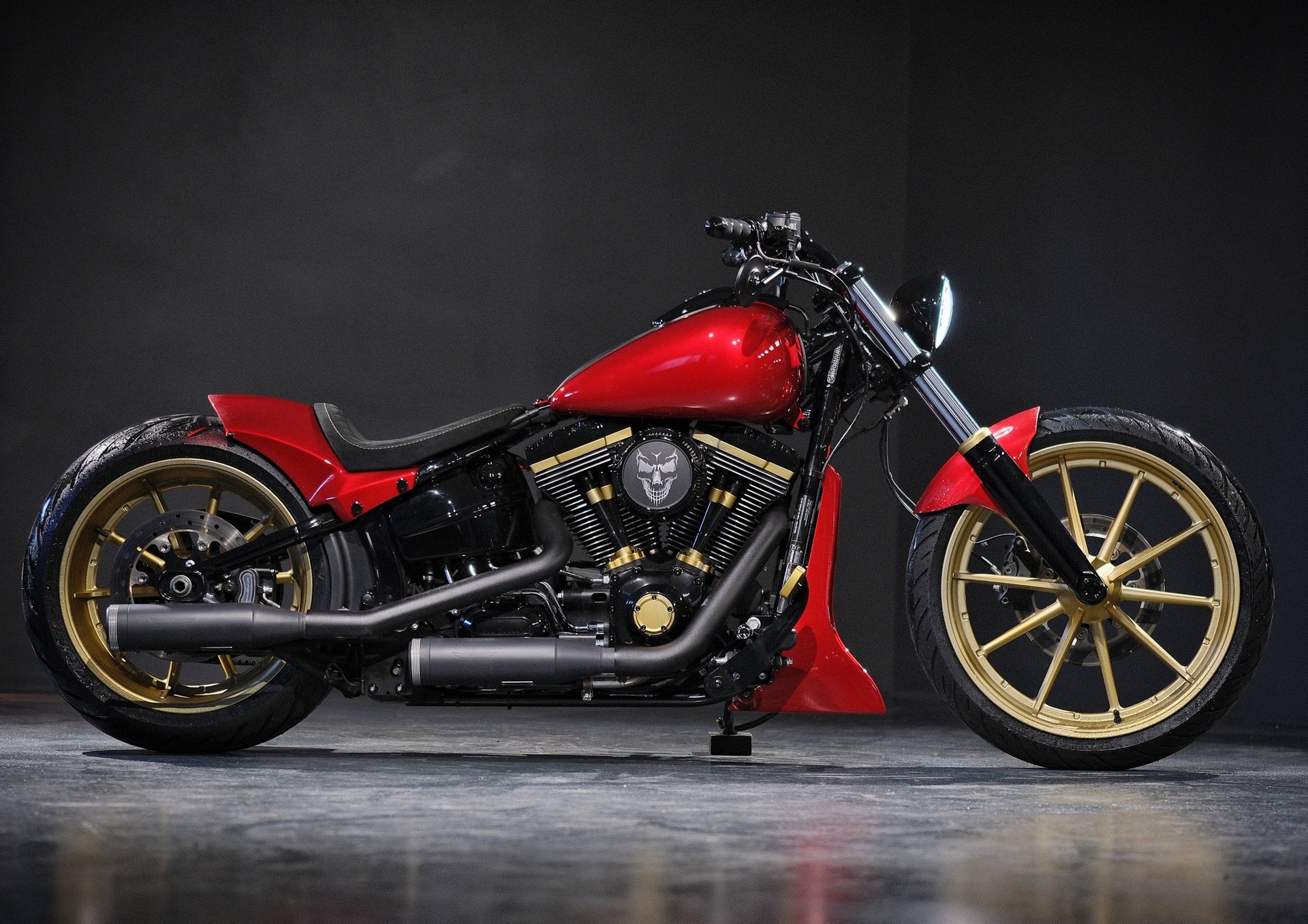 HARLEY-DAVIDSON FXSB Breakout 103 ABS-showroom-element-1