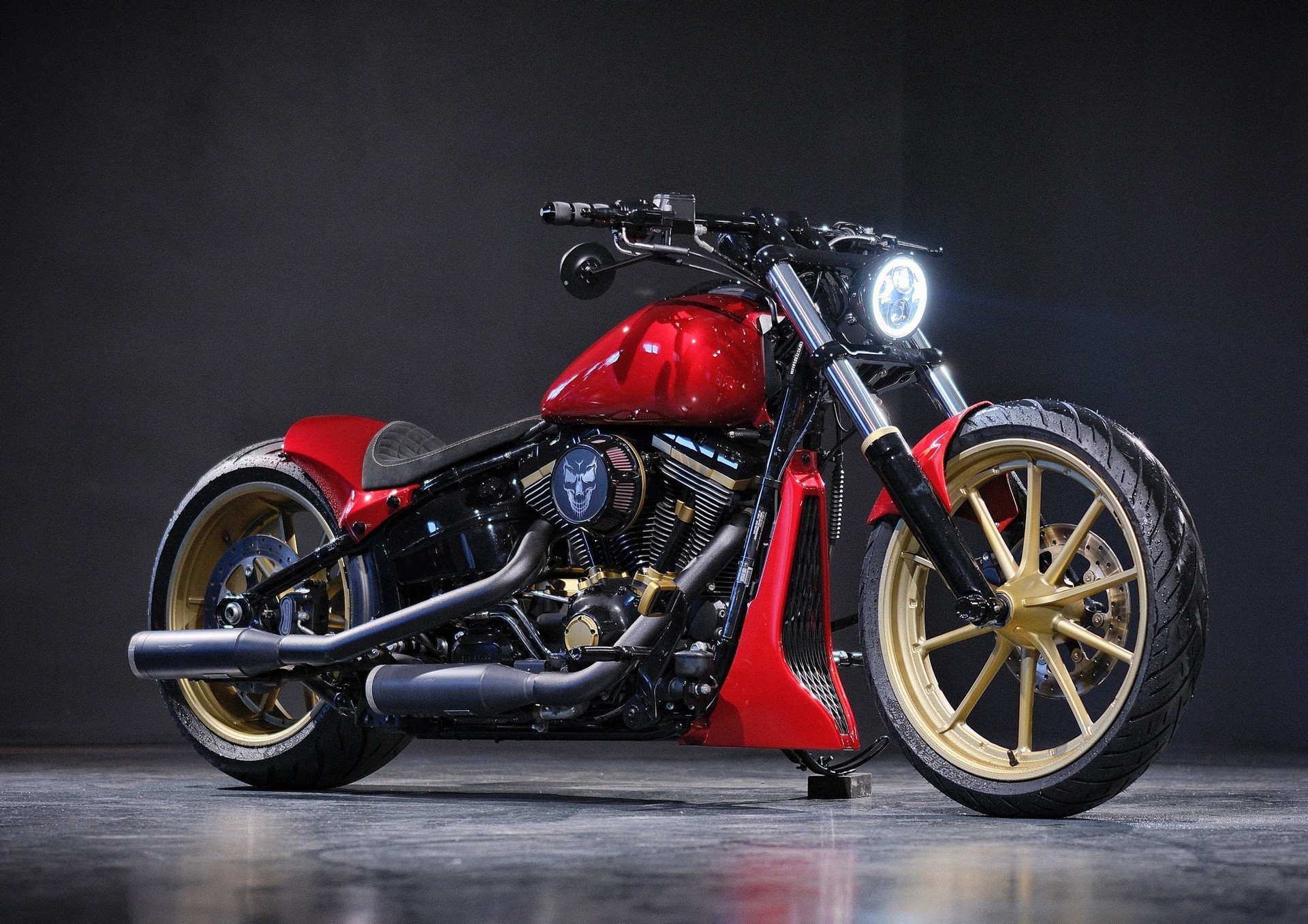HARLEY-DAVIDSON FXSB Breakout 103 ABS