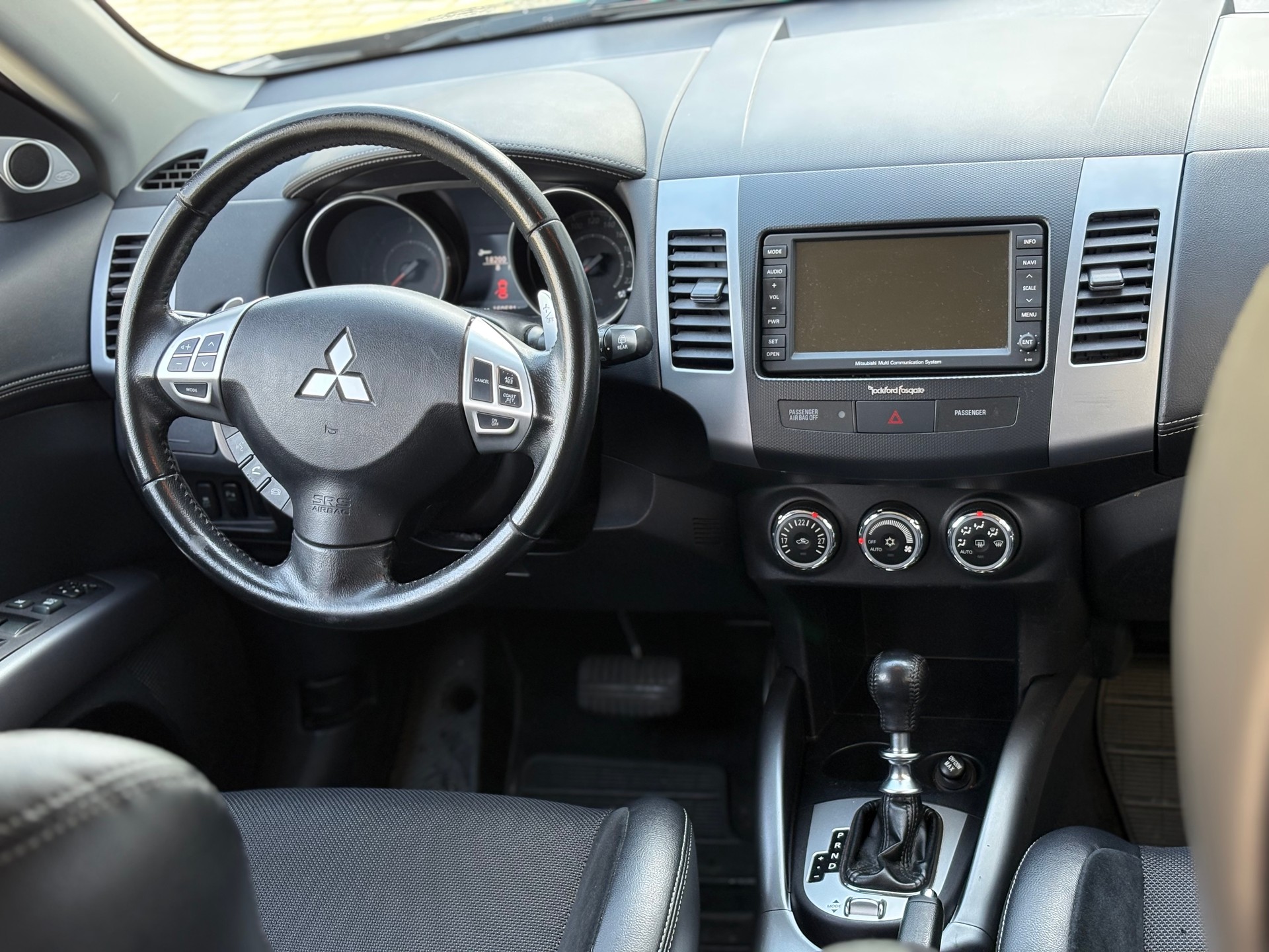 MITSUBISHI Outlander 2.2 DID Jubilé35 4WD TC-SST-image-10