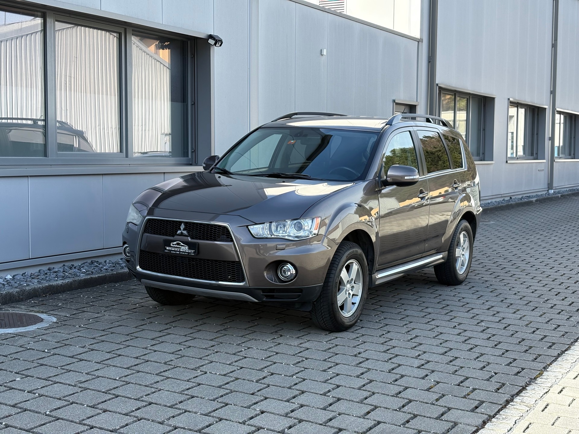 MITSUBISHI Outlander 2.2 DID Jubilé35 4WD TC-SST-image-1