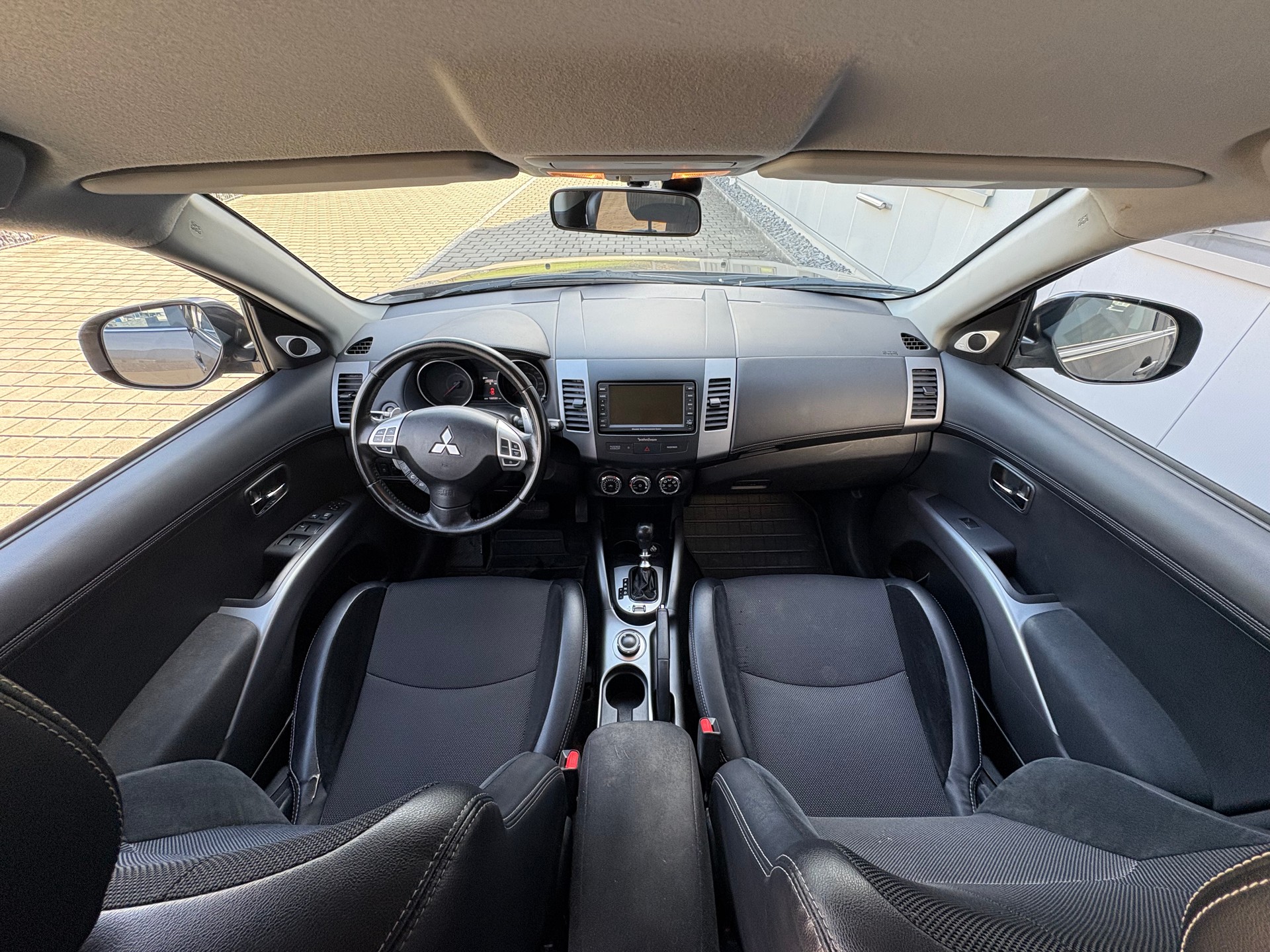 MITSUBISHI Outlander 2.2 DID Jubilé35 4WD TC-SST-image-11