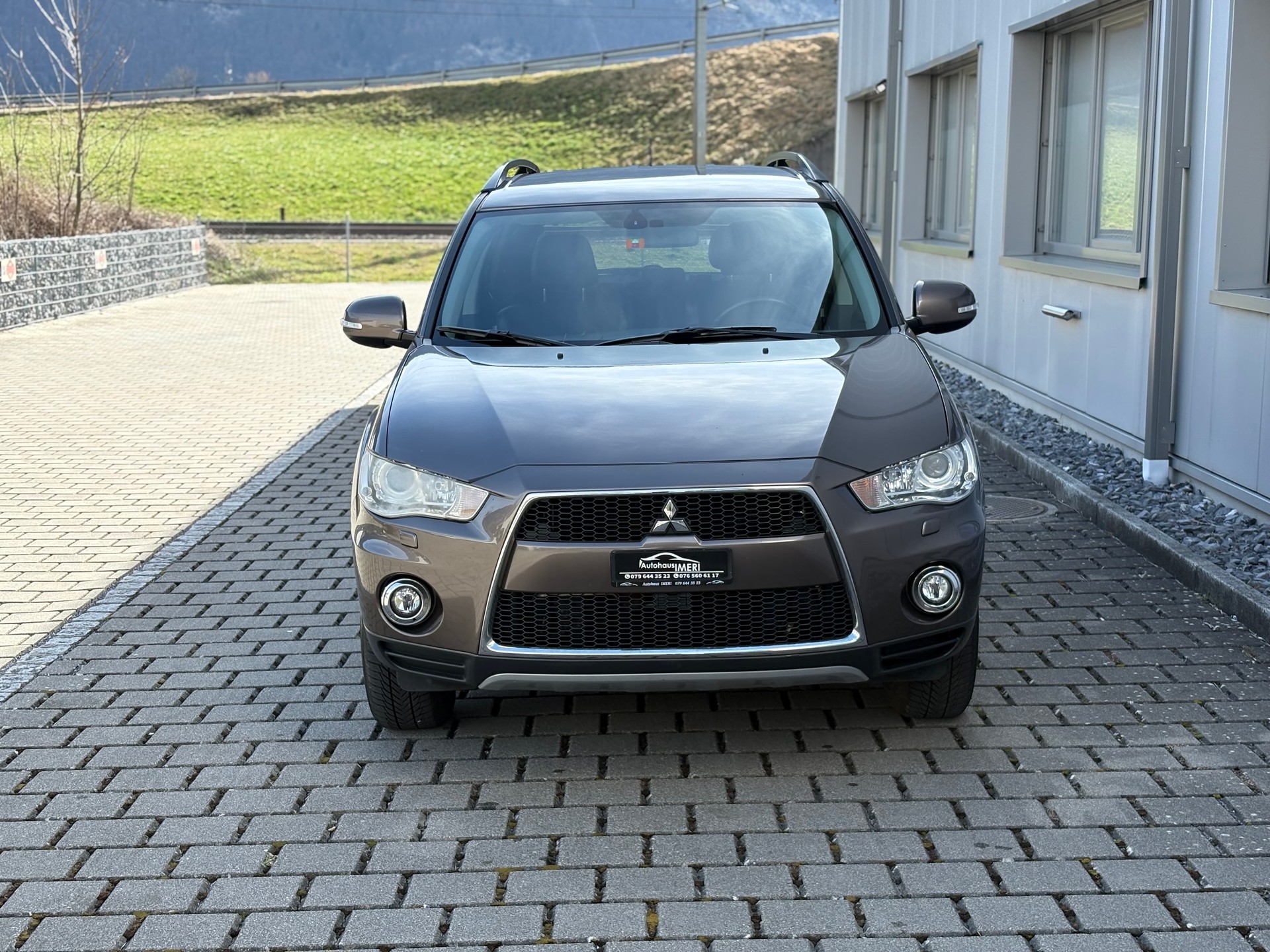 MITSUBISHI Outlander 2.2 DID Jubilé35 4WD TC-SST-image-2