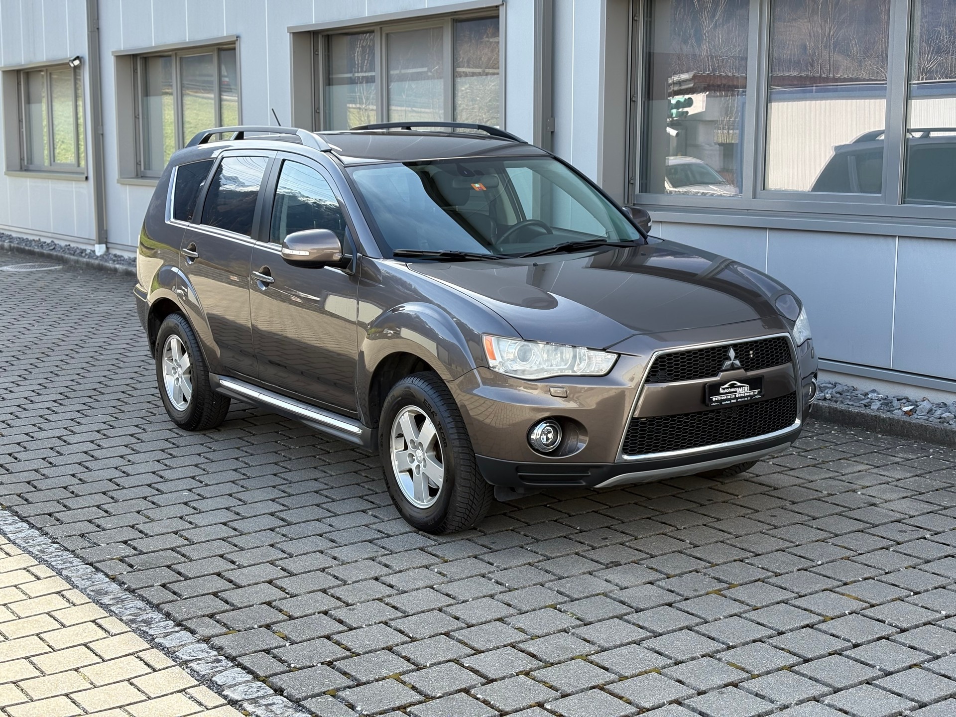 MITSUBISHI Outlander 2.2 DID Jubilé35 4WD TC-SST-image-3