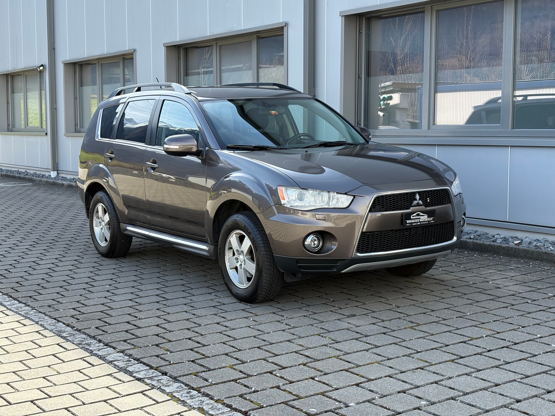 MITSUBISHI Outlander 2.2 DID Jubilé35 4WD TC-SST-image-4