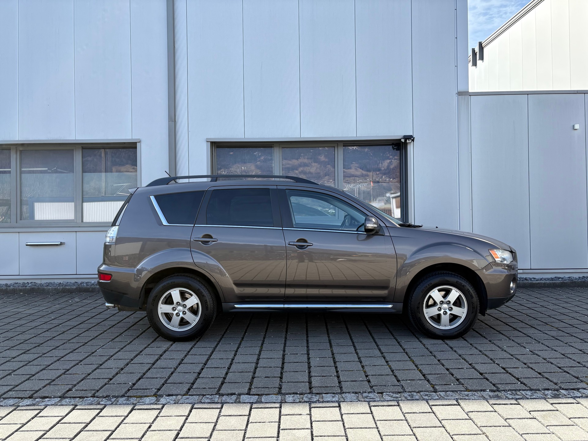 MITSUBISHI Outlander 2.2 DID Jubilé35 4WD TC-SST-image-15