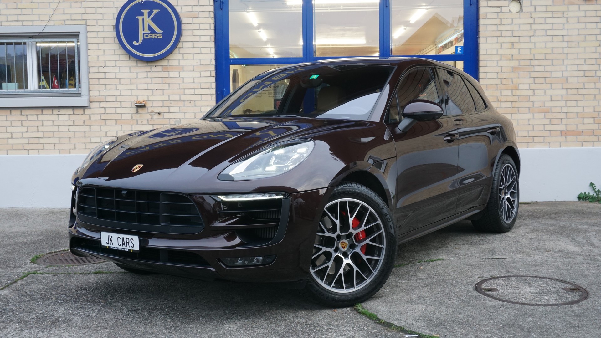 PORSCHE Macan GTS PDK-showroom-element-1