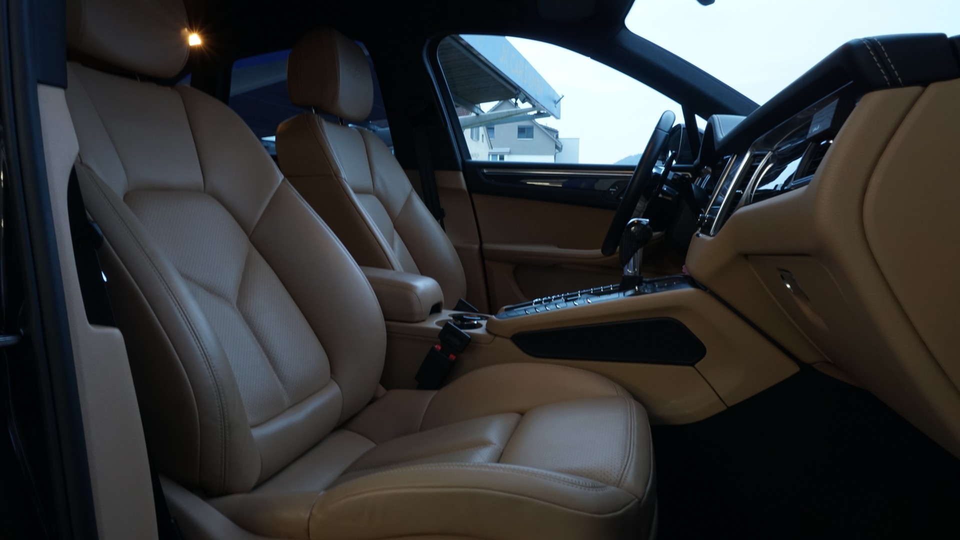 PORSCHE Macan GTS PDK-image-15