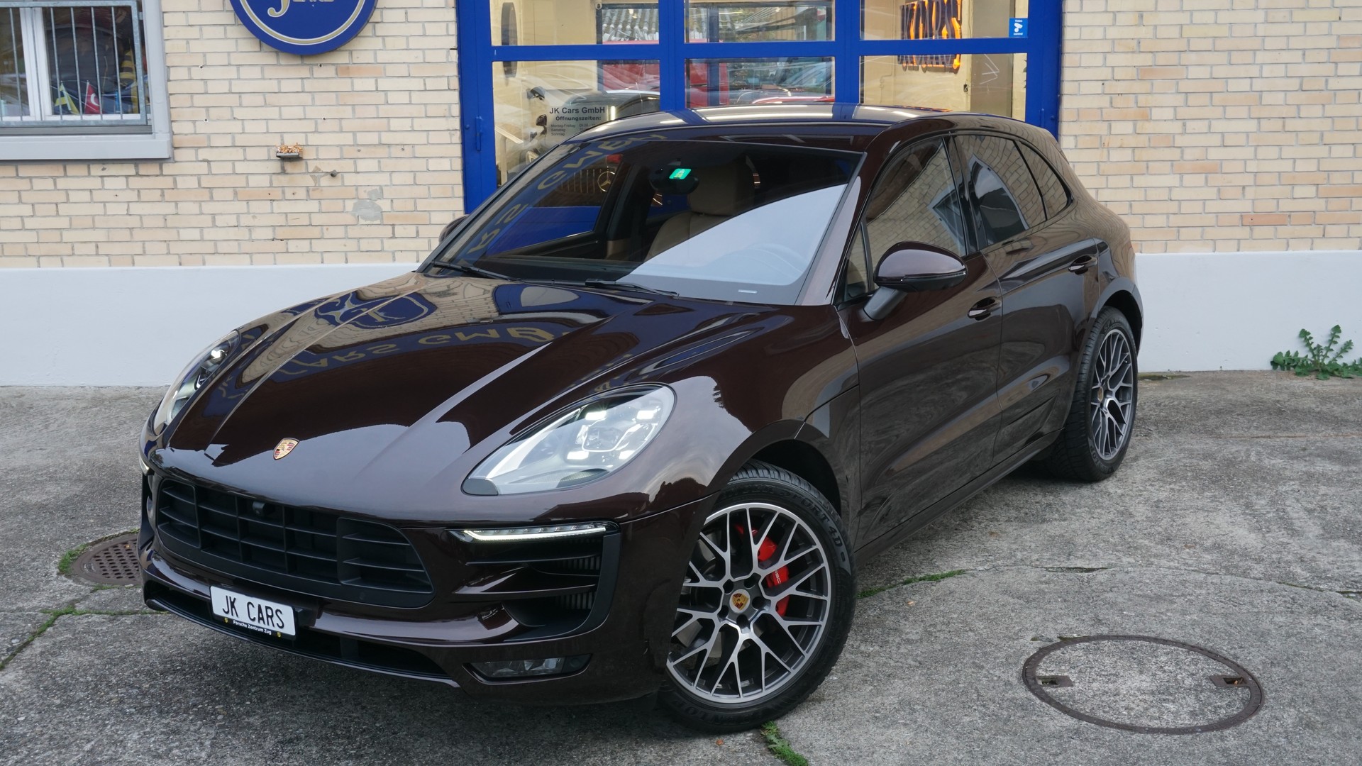 PORSCHE Macan GTS PDK-showroom-element-3
