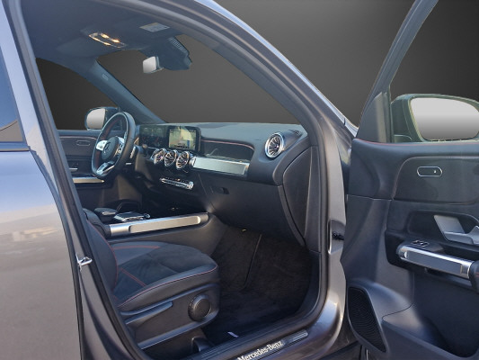 MERCEDES-BENZ GLB 220 d AMG Line 4 MAT.-image-9