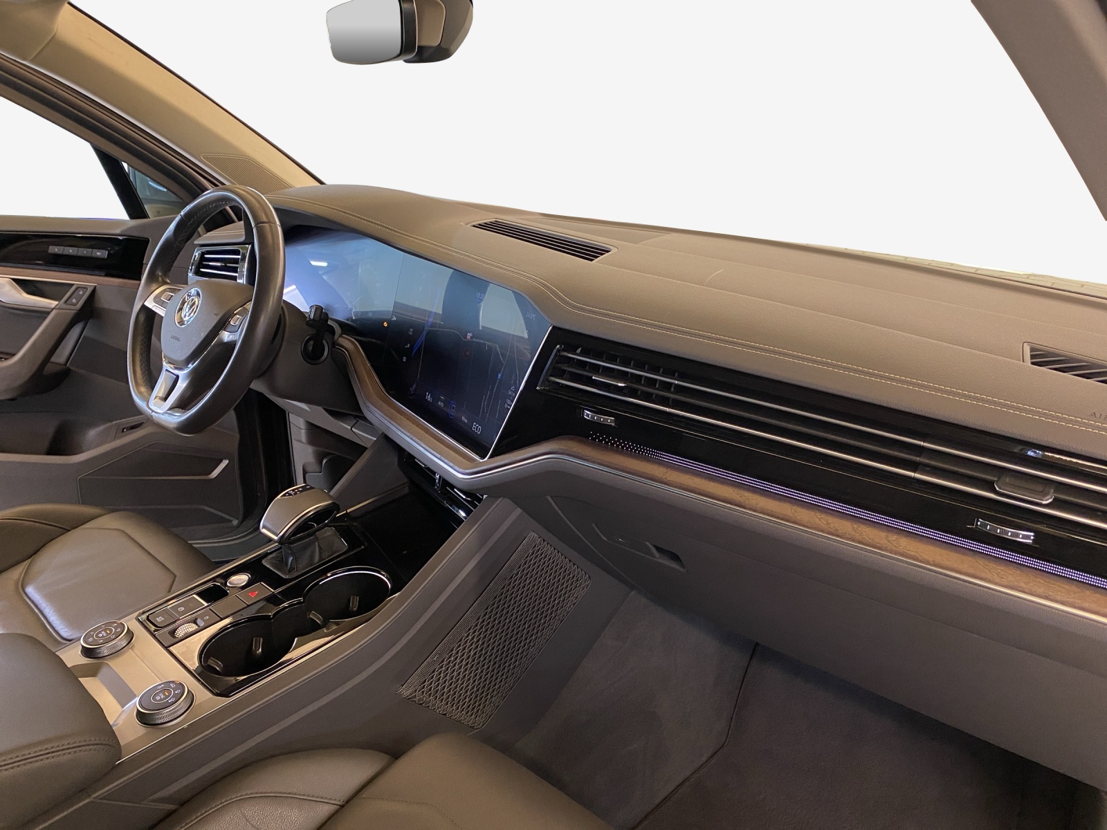 VW Touareg 3.0 TDI Atmosphere Tiptronic-image-13