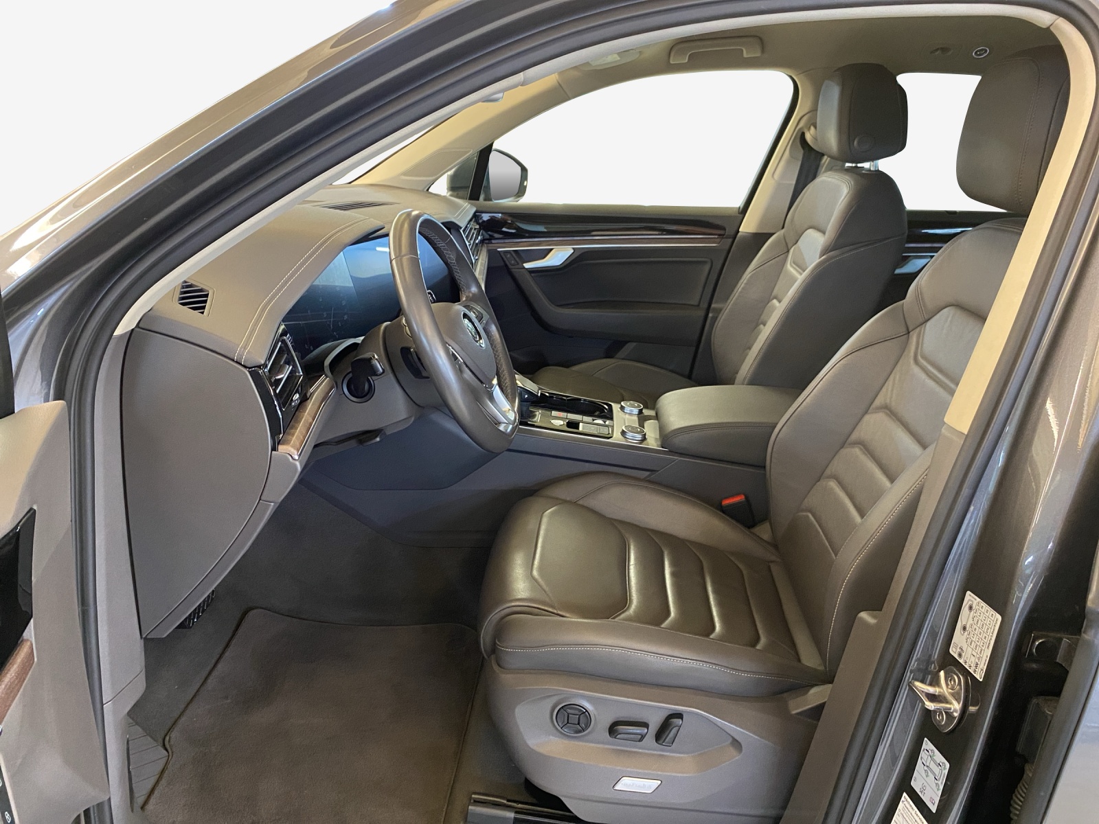 VW Touareg 3.0 TDI Atmosphere Tiptronic-image-7