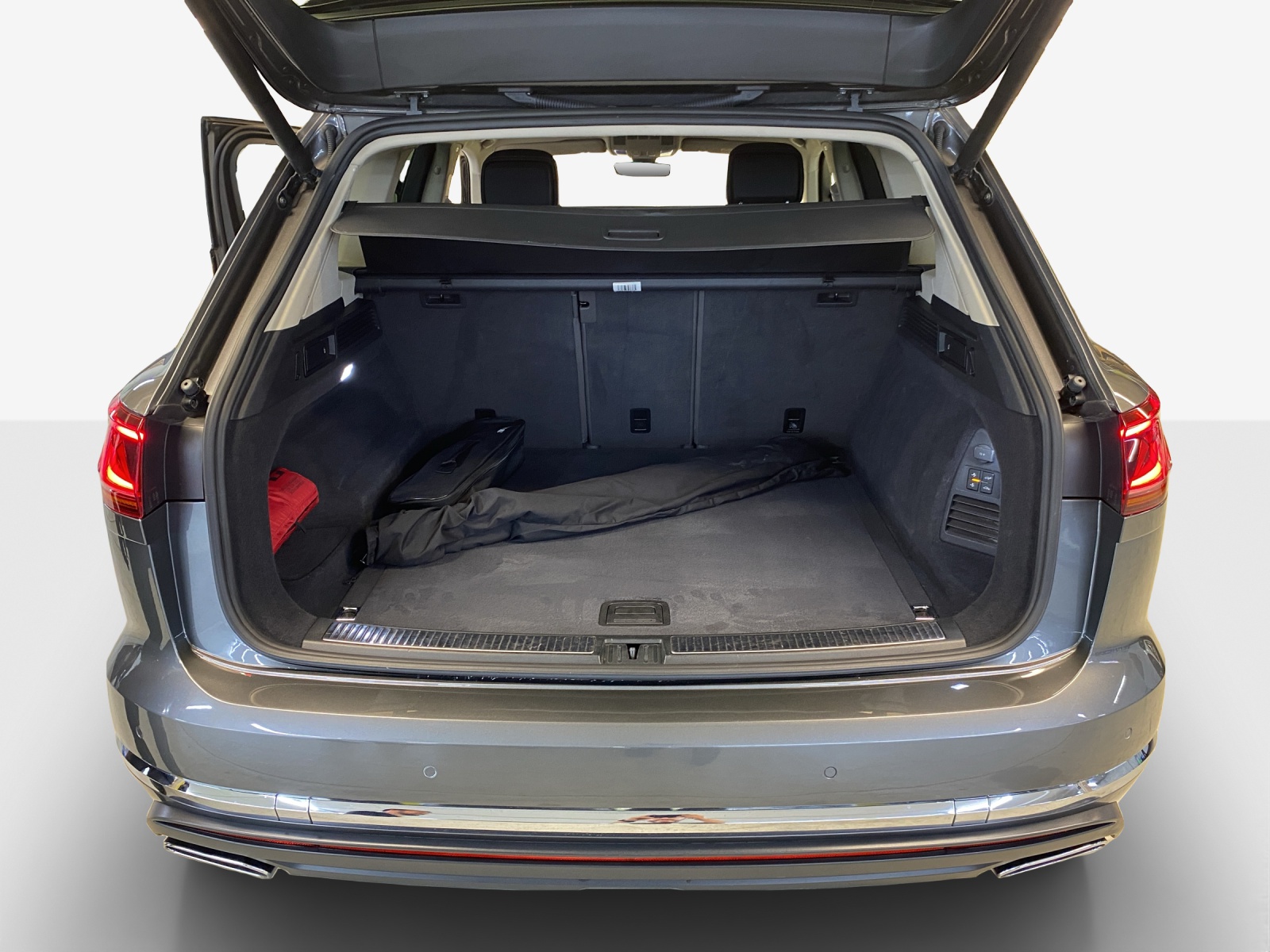 VW Touareg 3.0 TDI Atmosphere Tiptronic-image-12