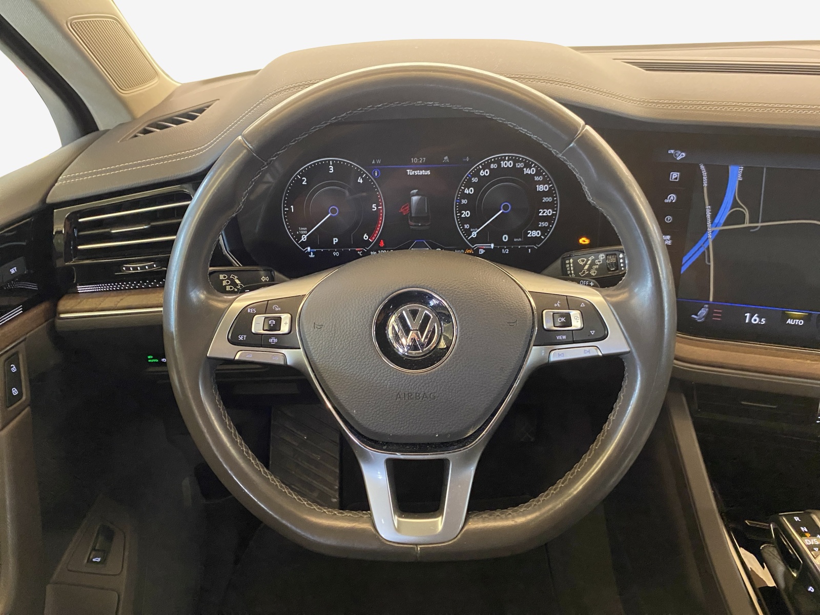 VW Touareg 3.0 TDI Atmosphere Tiptronic-image-9