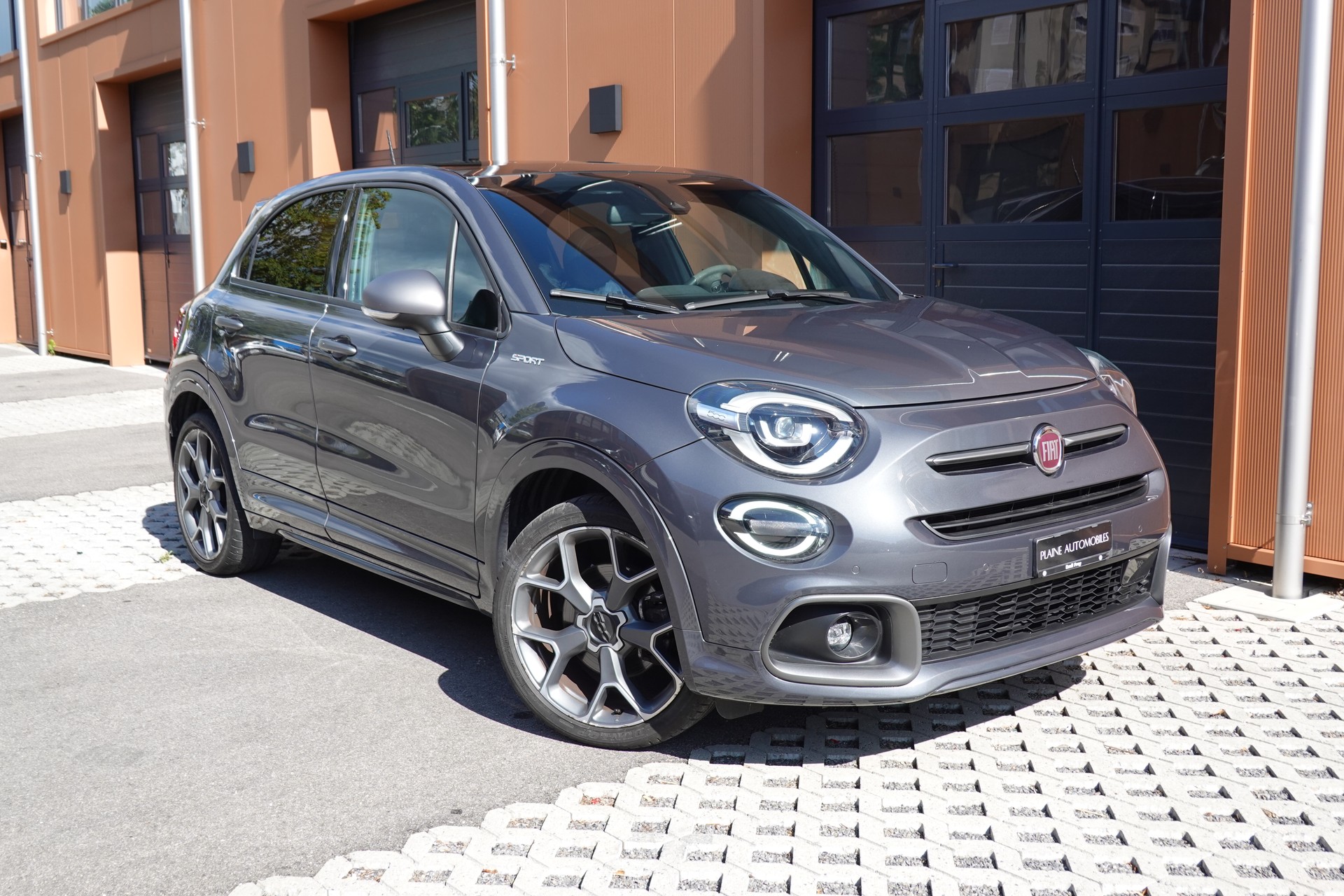 FIAT 500X 1.3 TB GSE S-Design ''CH Auto * Version Sport * Tempomat adaptatif * GPS * Caméra de Recul * 8 Pneus''-image-5